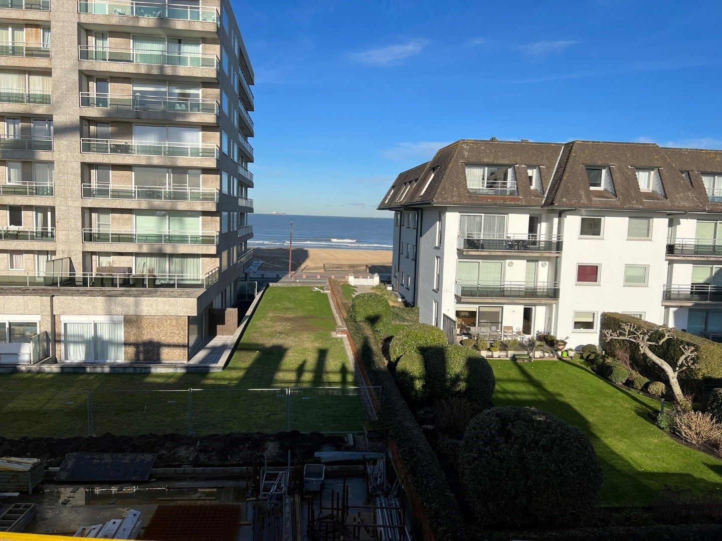 Zeer breed en zuid gericht appartement met grote zonneterrassen en een tuin van 124m² foto 9