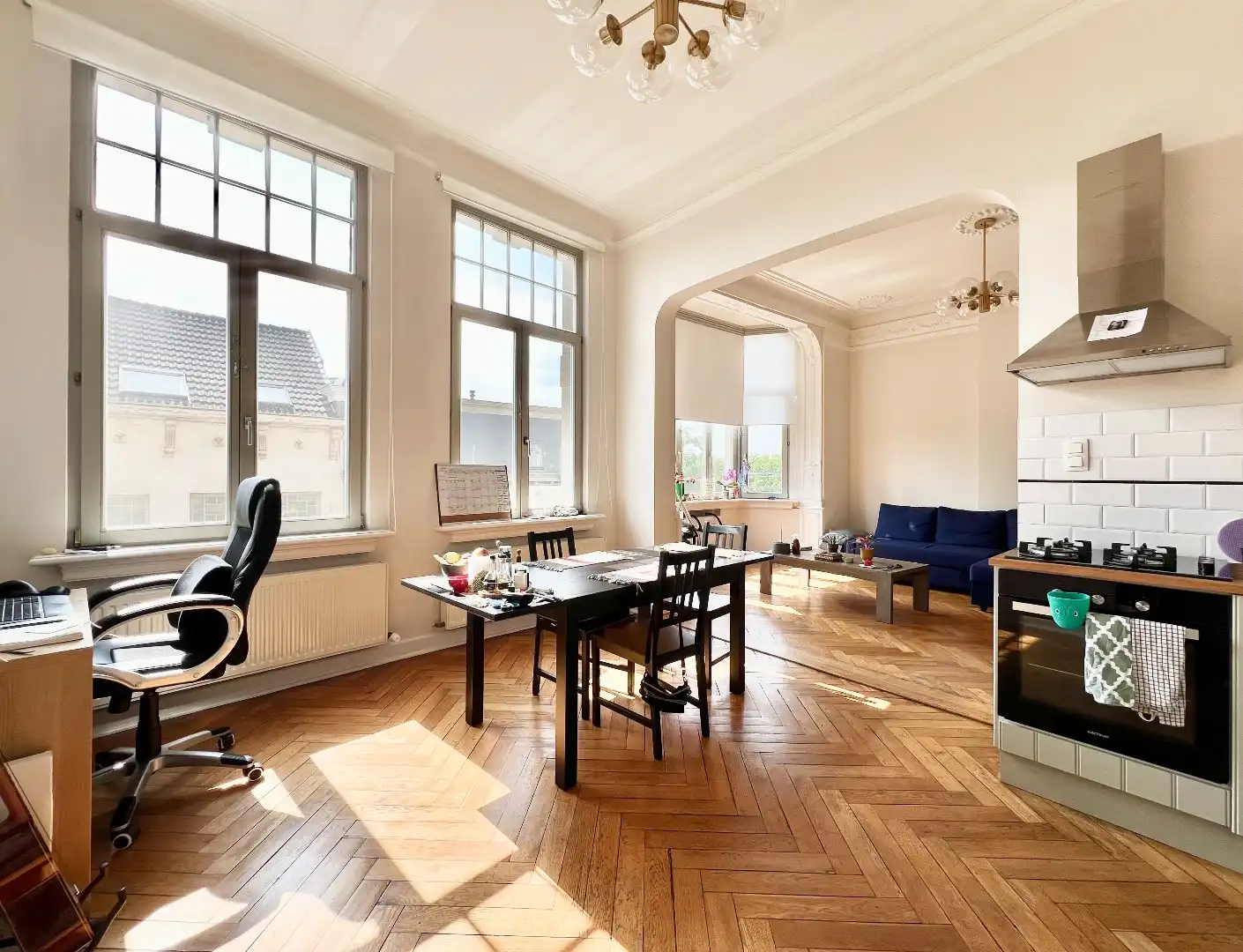 Elegante en instapklare 2-slaapkamerappartement in het groeiende Zurenborg foto 4