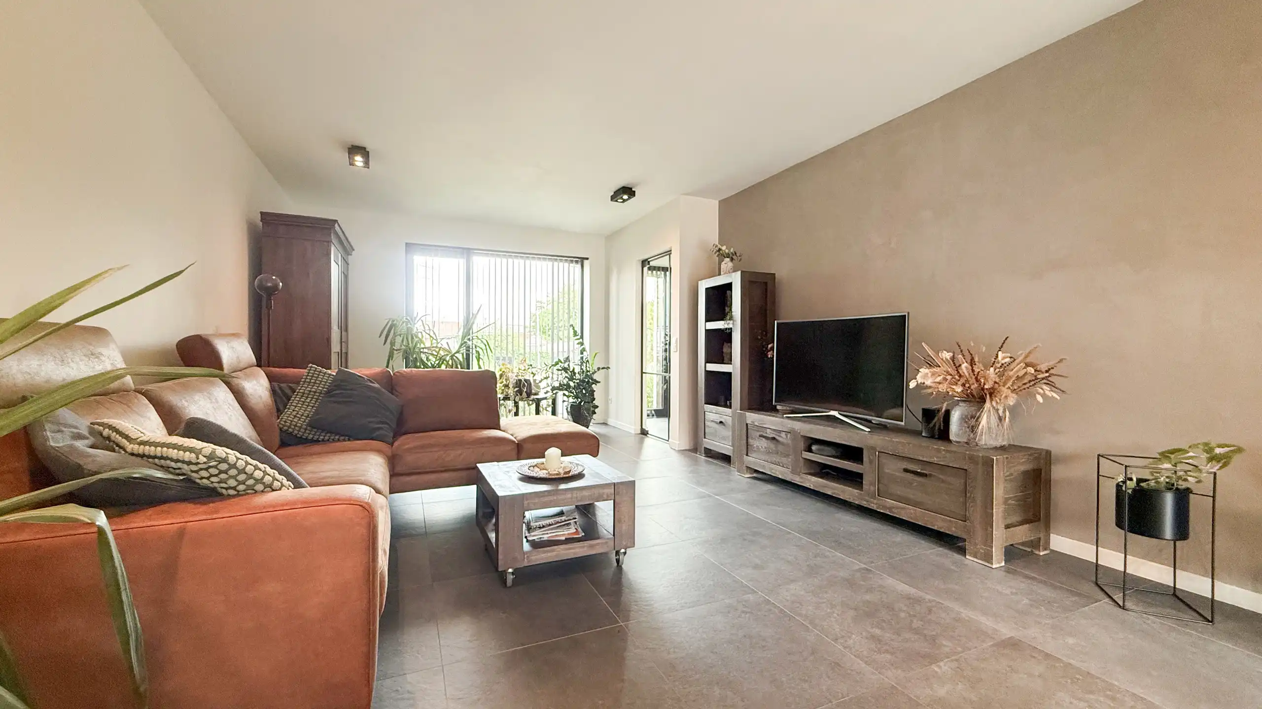 Moderne halfopen woning met 3 slpks en tuin! foto 7