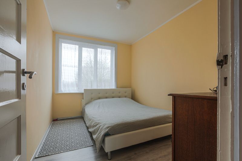 Halfopen woning met 4 slaapkamers en tuin (energielabel D), zij-uitweg voor fietsen... foto 13
