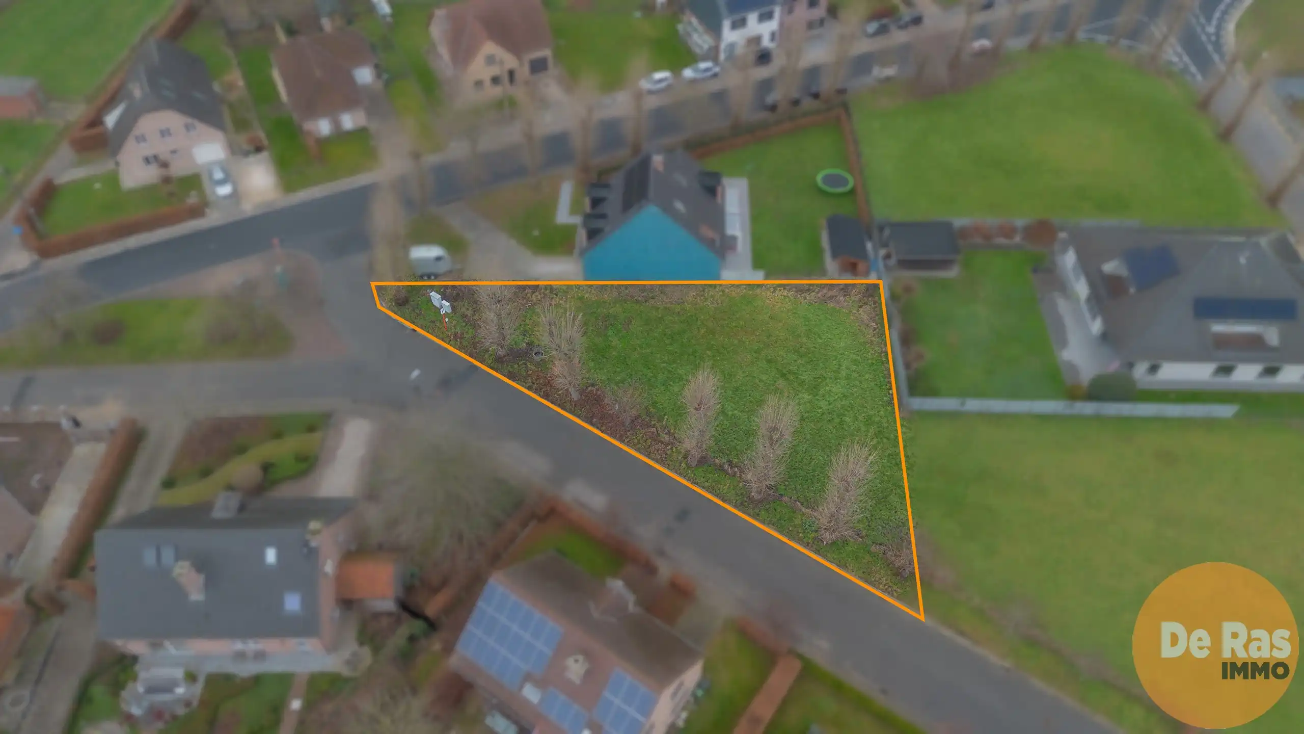 HAALTERT - Bouwgrond voor halfopen bebouwing op topligging foto {{pictureIndex}}