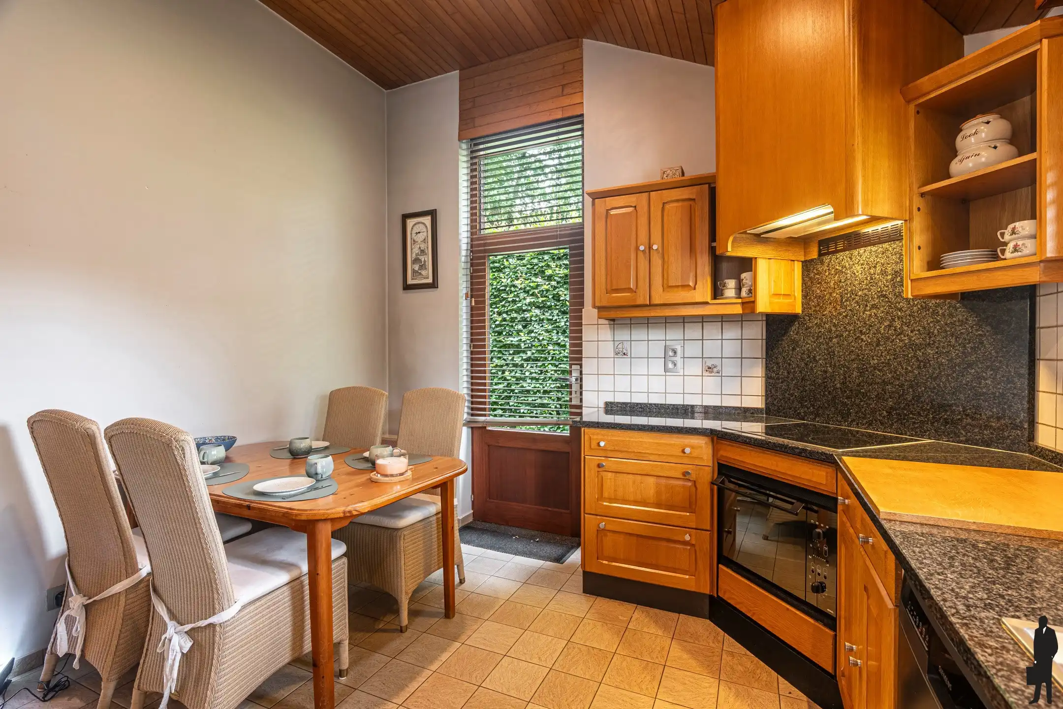 Split-levelwoning op een zonnig perceel van ca. 1.443 m² foto 8