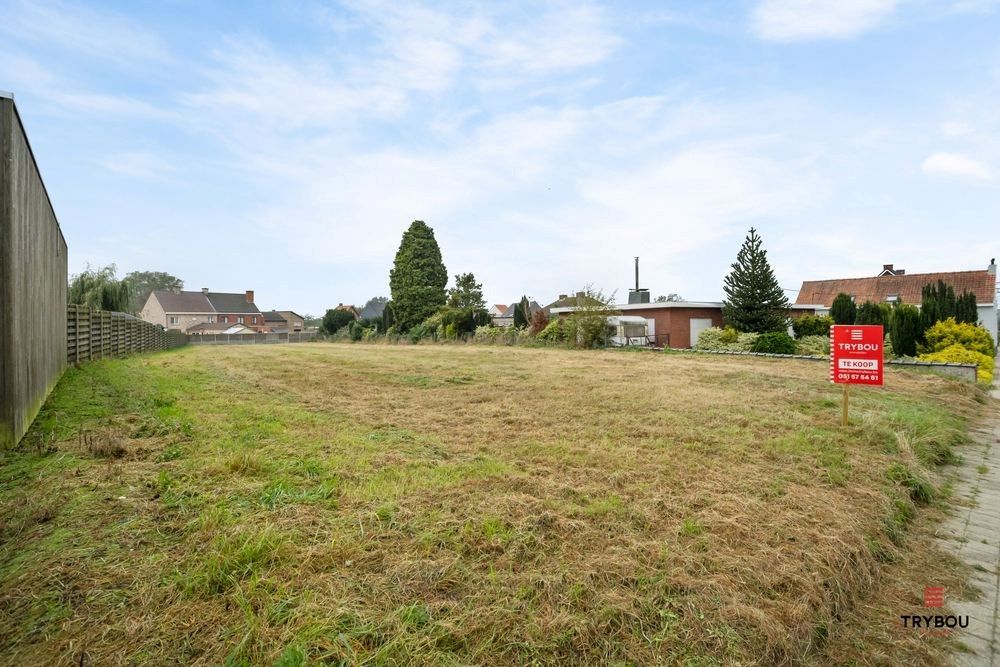 Ruim perceel bouwgrond (1654 m²) in het landelijke Houthulst. foto 1