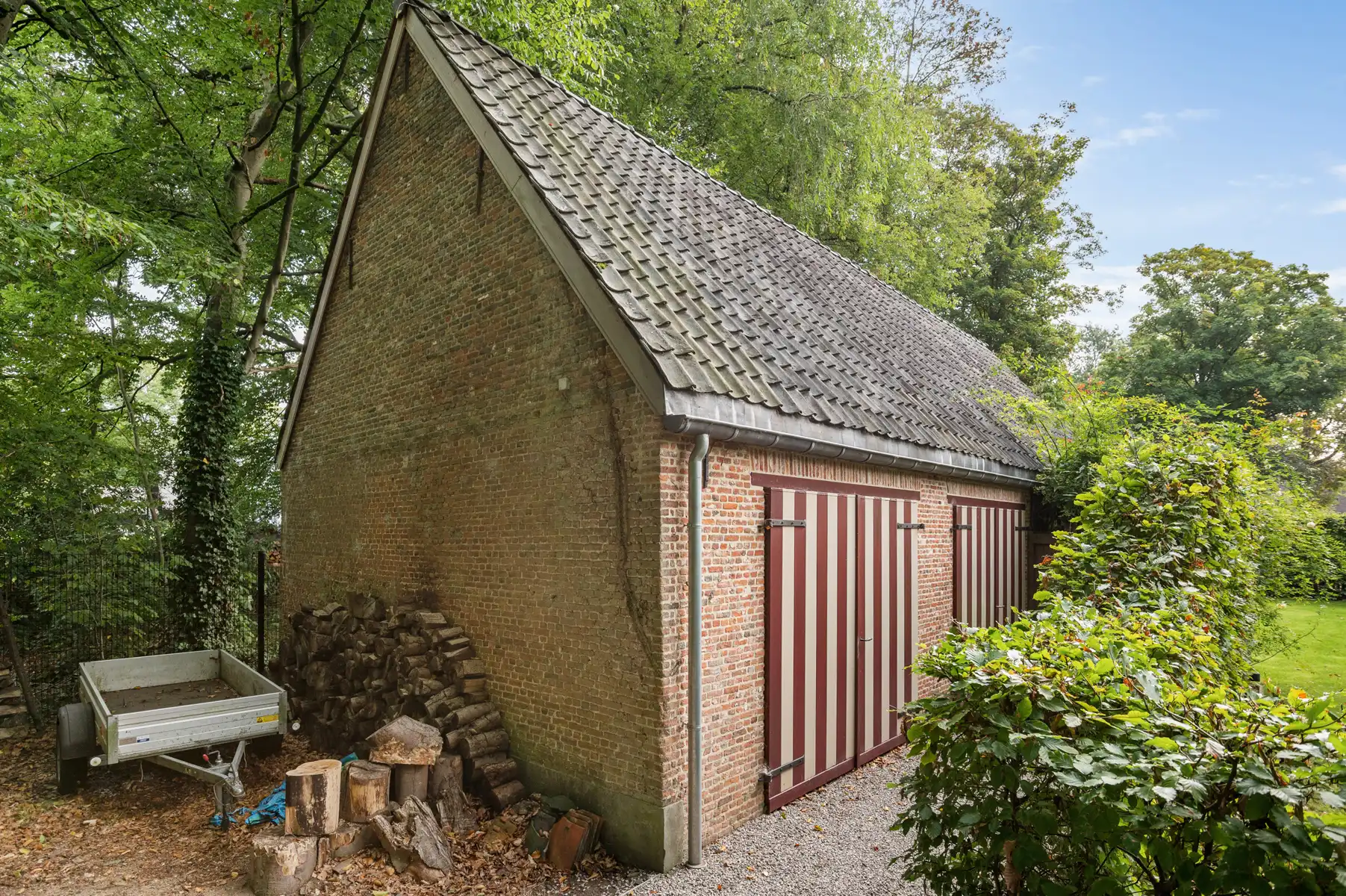 Unieke pastoriewoning in parktuin met uniek uitzicht foto 26