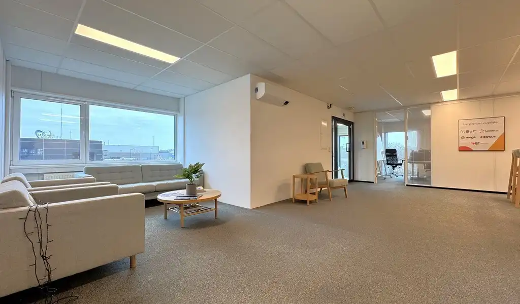 Instapklaar kantoor te huur nabij E313/E34 te Wommelgem foto 2