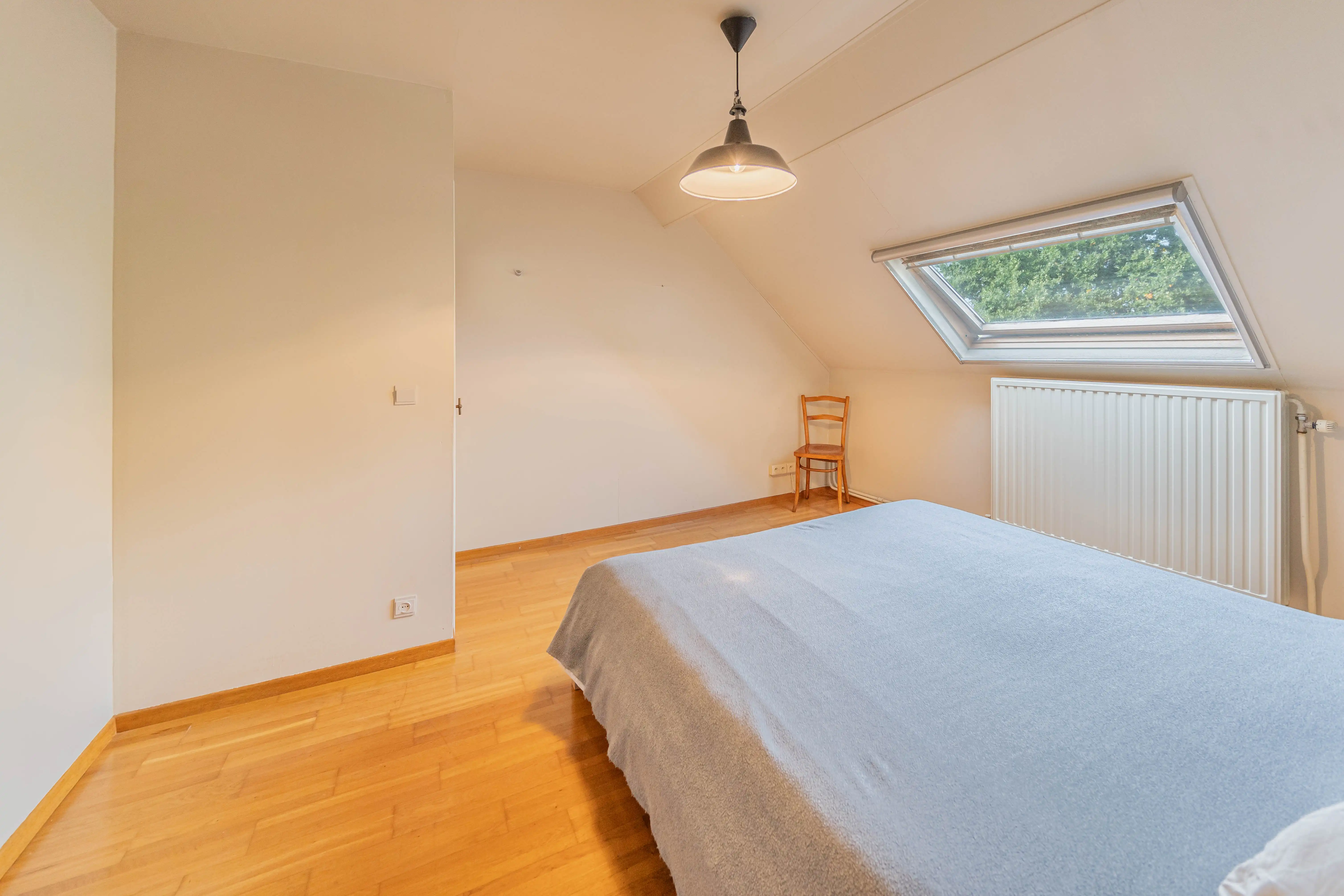 Ruime woning met 5 slaapkamers, inpandig magazijn en tuin foto 19