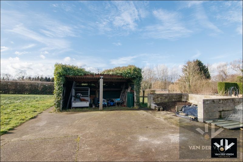 TWEEWOONST MET PAARDENSTALLEN EN WEILAND OP RUIM PERCEEL 37A21CA IN LANDELIJKE OMGEVING foto 6