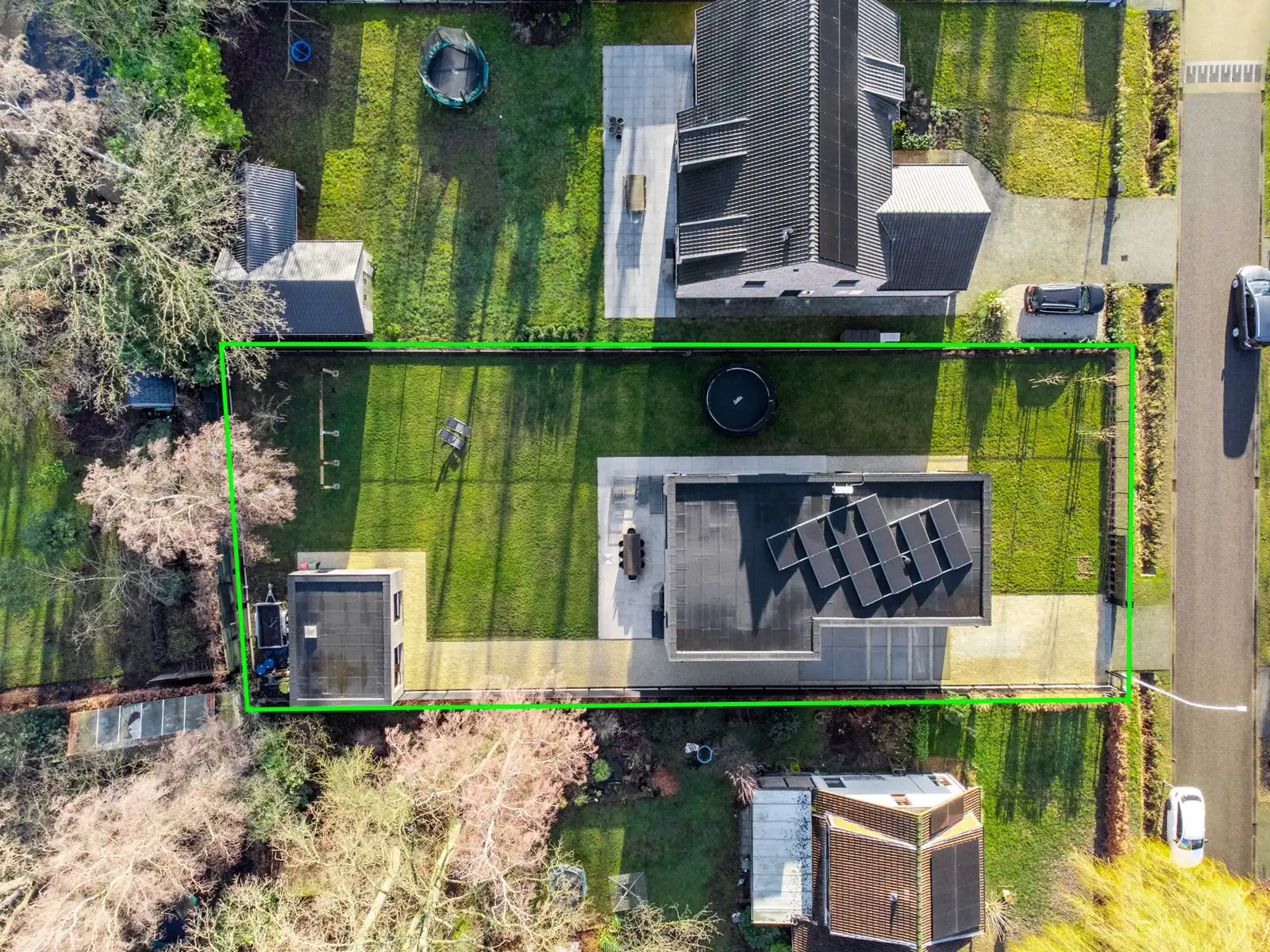 Recente villa met bijgebouw op toplocatie foto {{pictureIndex}}