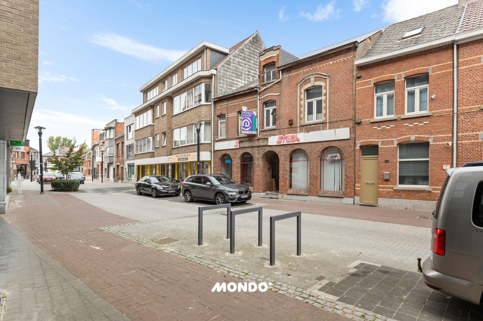 Gebouw met karaktervolle gevel in hartje Willebroek foto 2