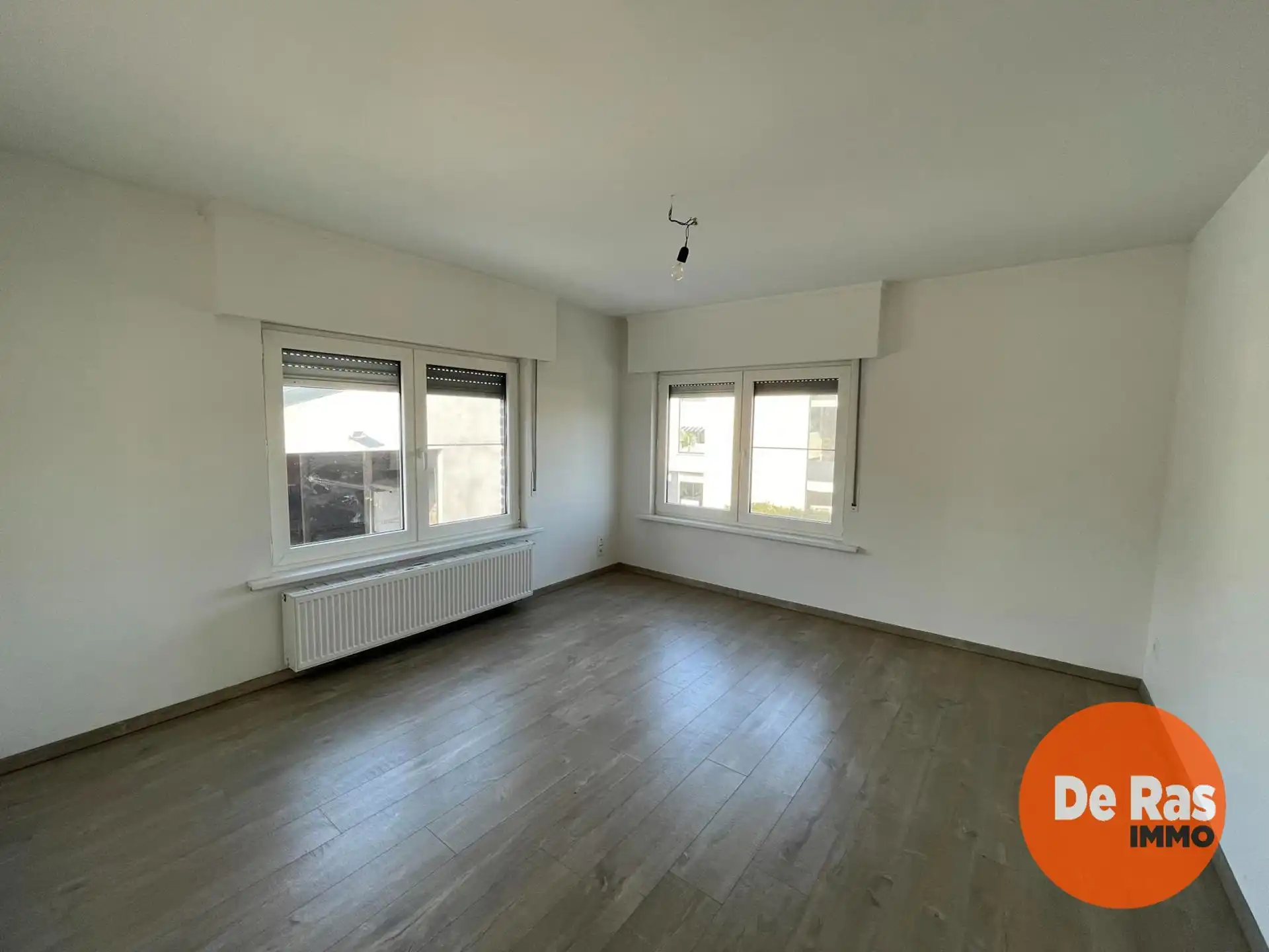 WICHELEN - Ruime woning met multifunctionele loods. foto 11