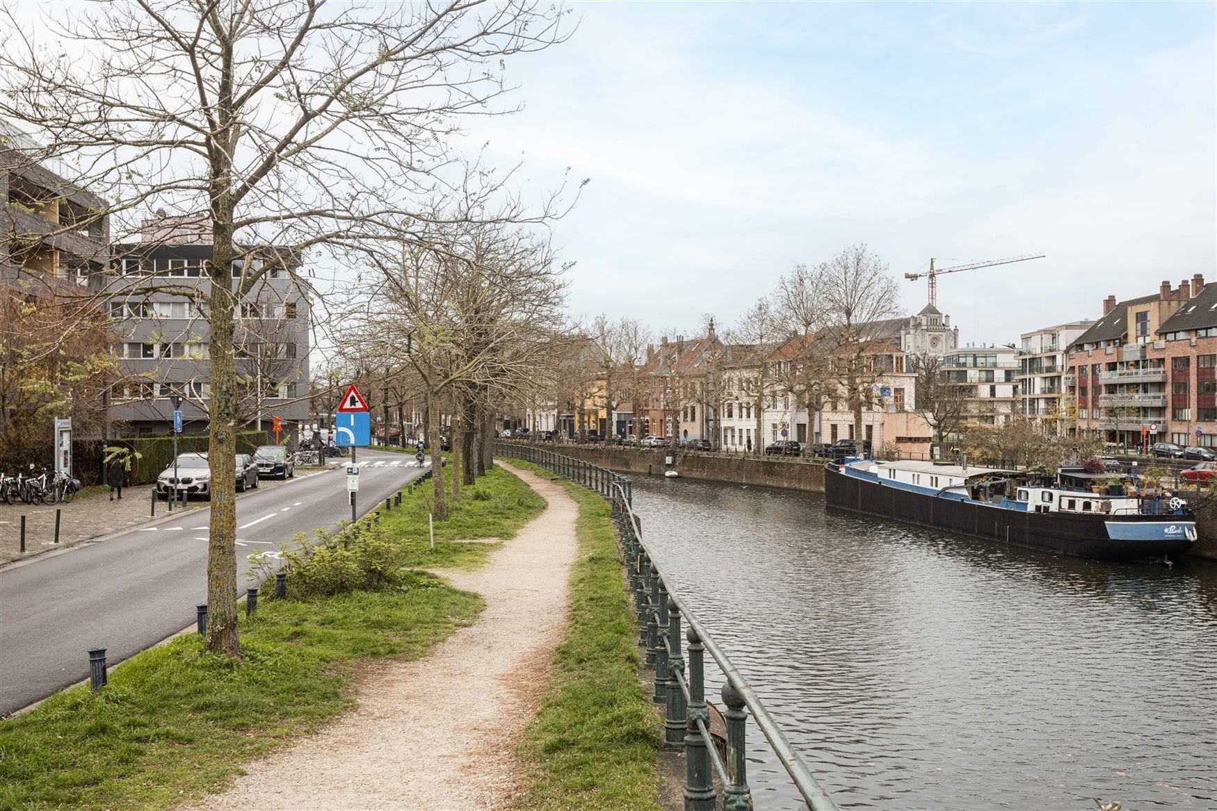 Unieke renovatiekans met 4 slaapkamers nabij centrum Gent foto 2