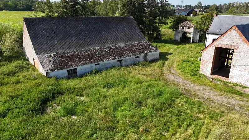 Exclusief 17e eeuws landgoed met bijgebouwen en slotgracht op 1 ha foto 22