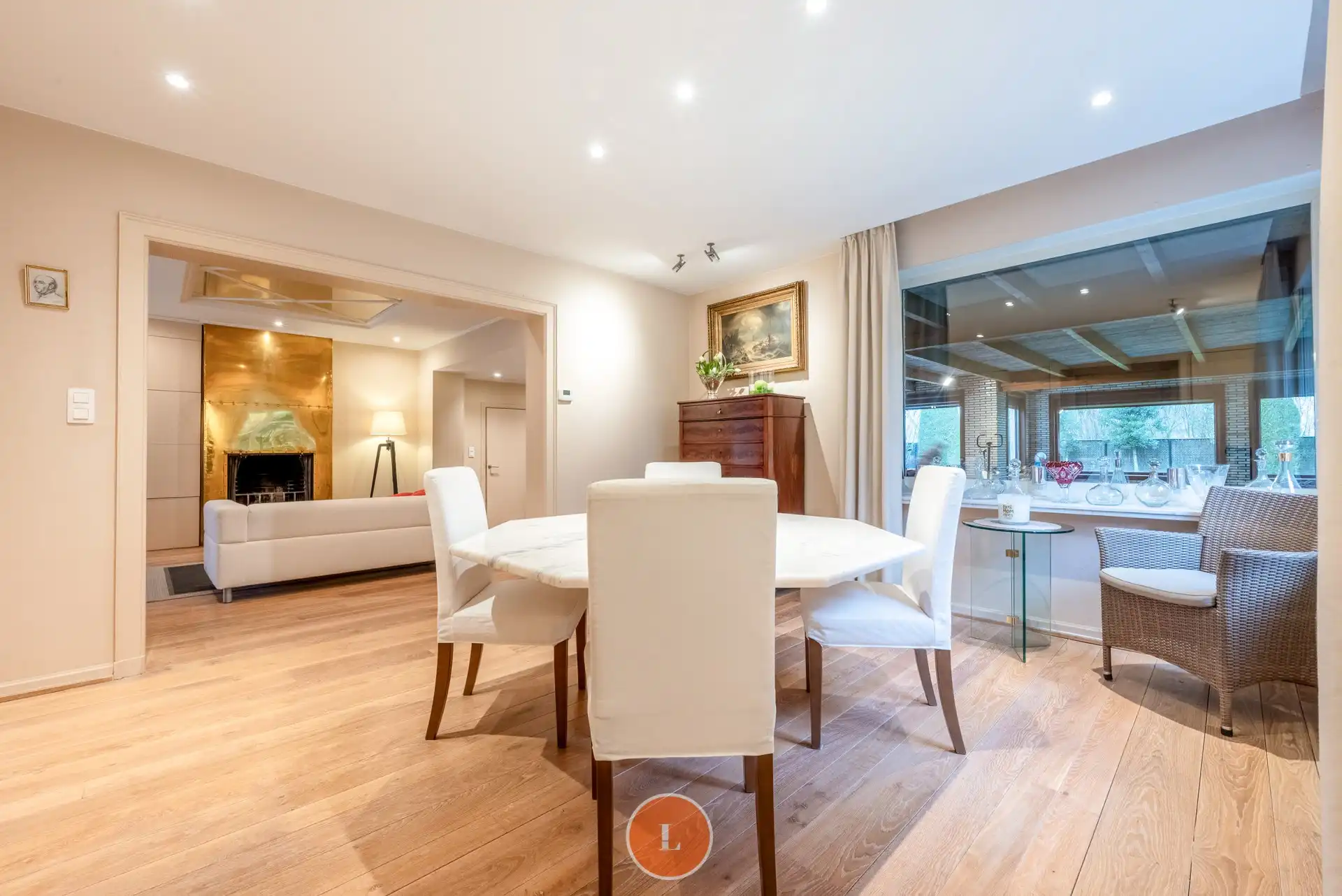 Statige villa met binnenzwembad, polyvalente ruimte en groene privacy foto 6