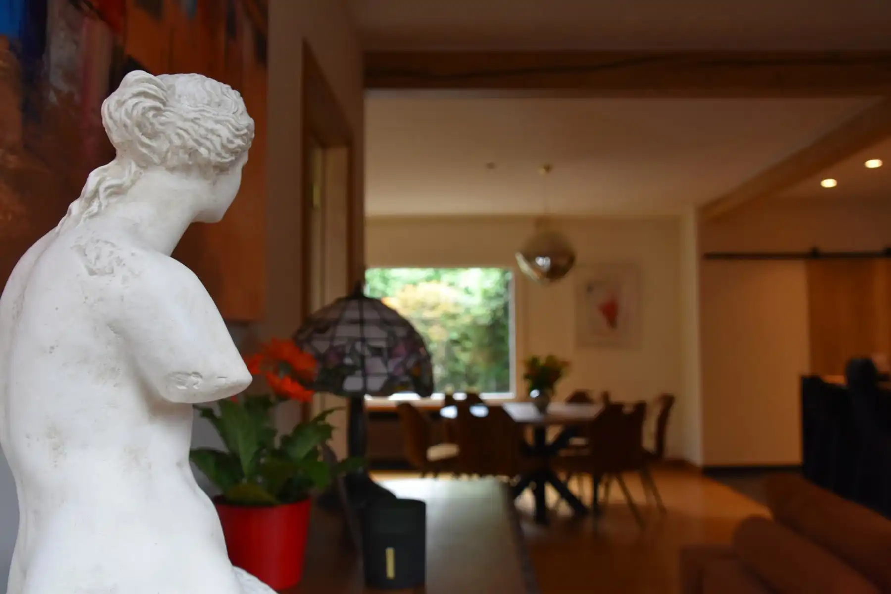 Instapklare gezinswoning met verrassend veel ruimte. foto 12