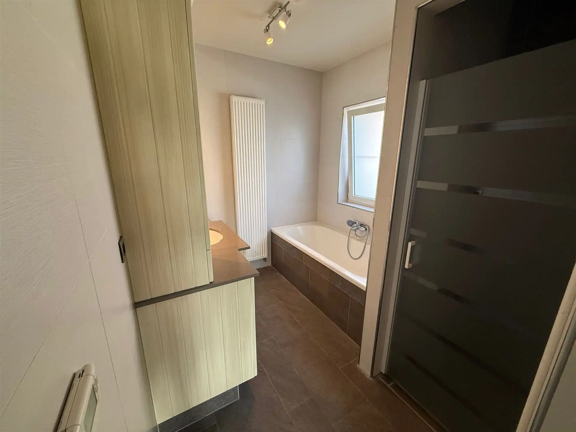 Zeer ruime woning met 3 slpk en tuin op een rustige locatie! foto 15