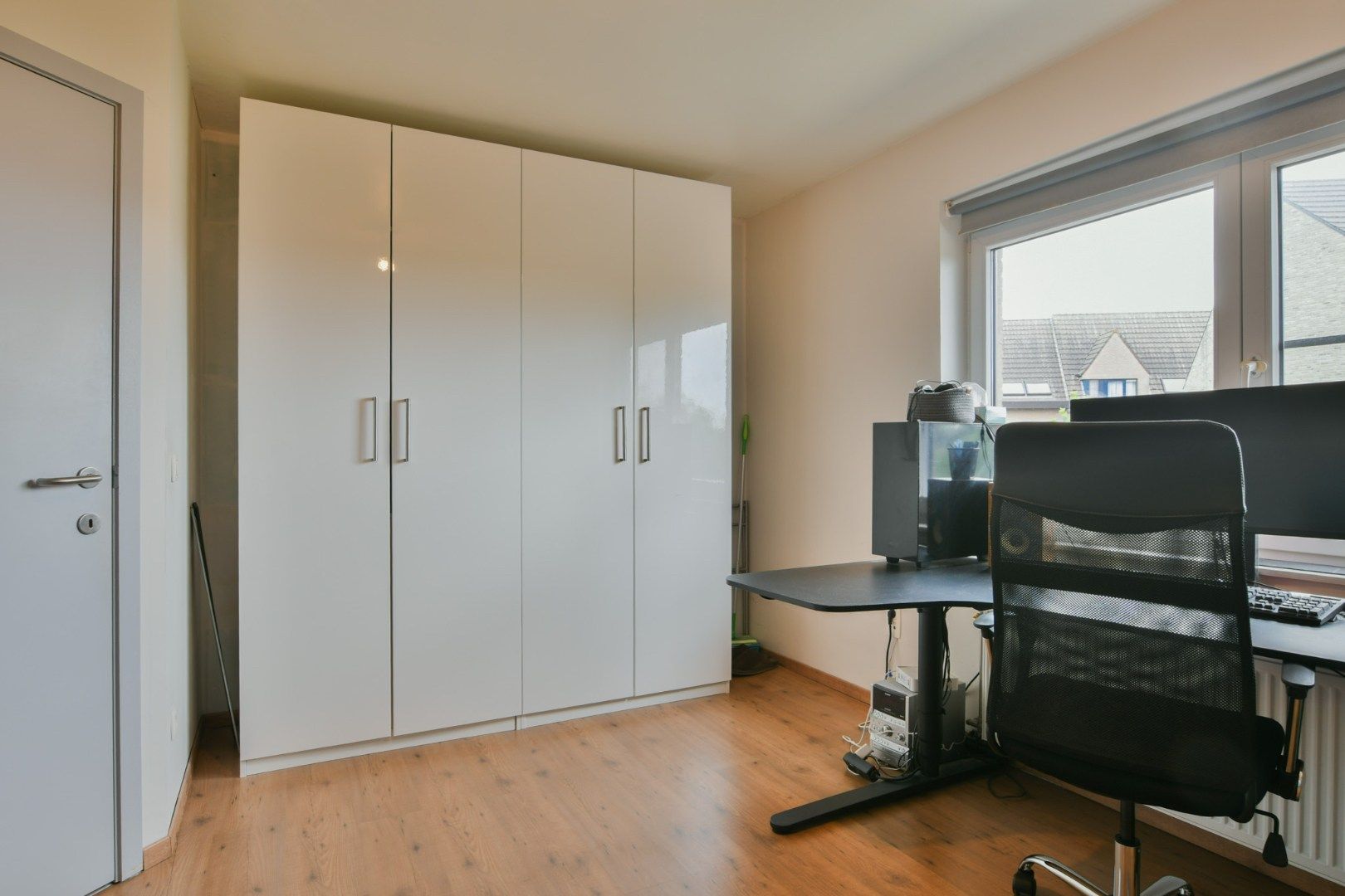 Instapklare gezinswoning met tuin en garage in hartje Aartrijke foto 11