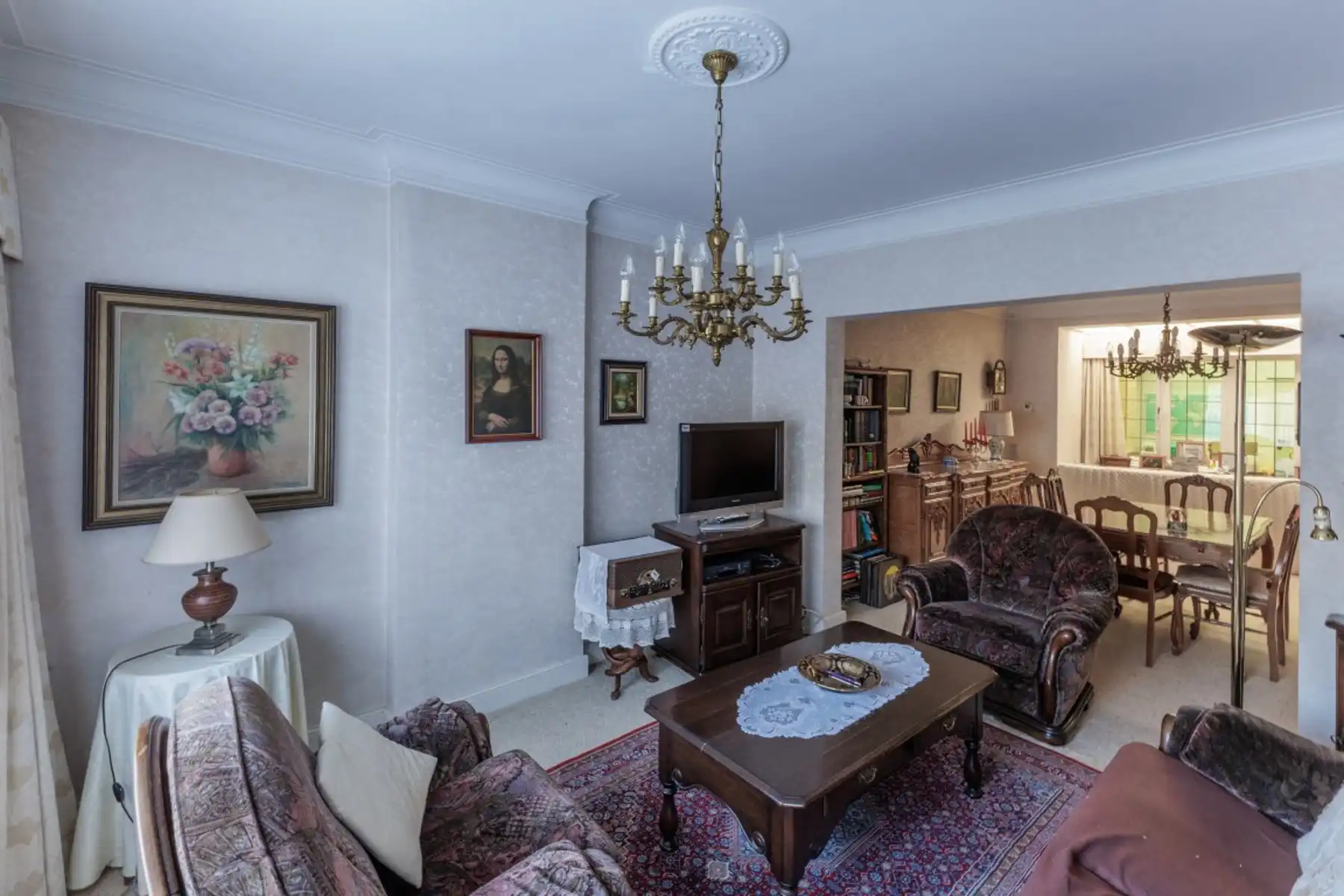 Ruime woning met 3 slaapkamers foto 4