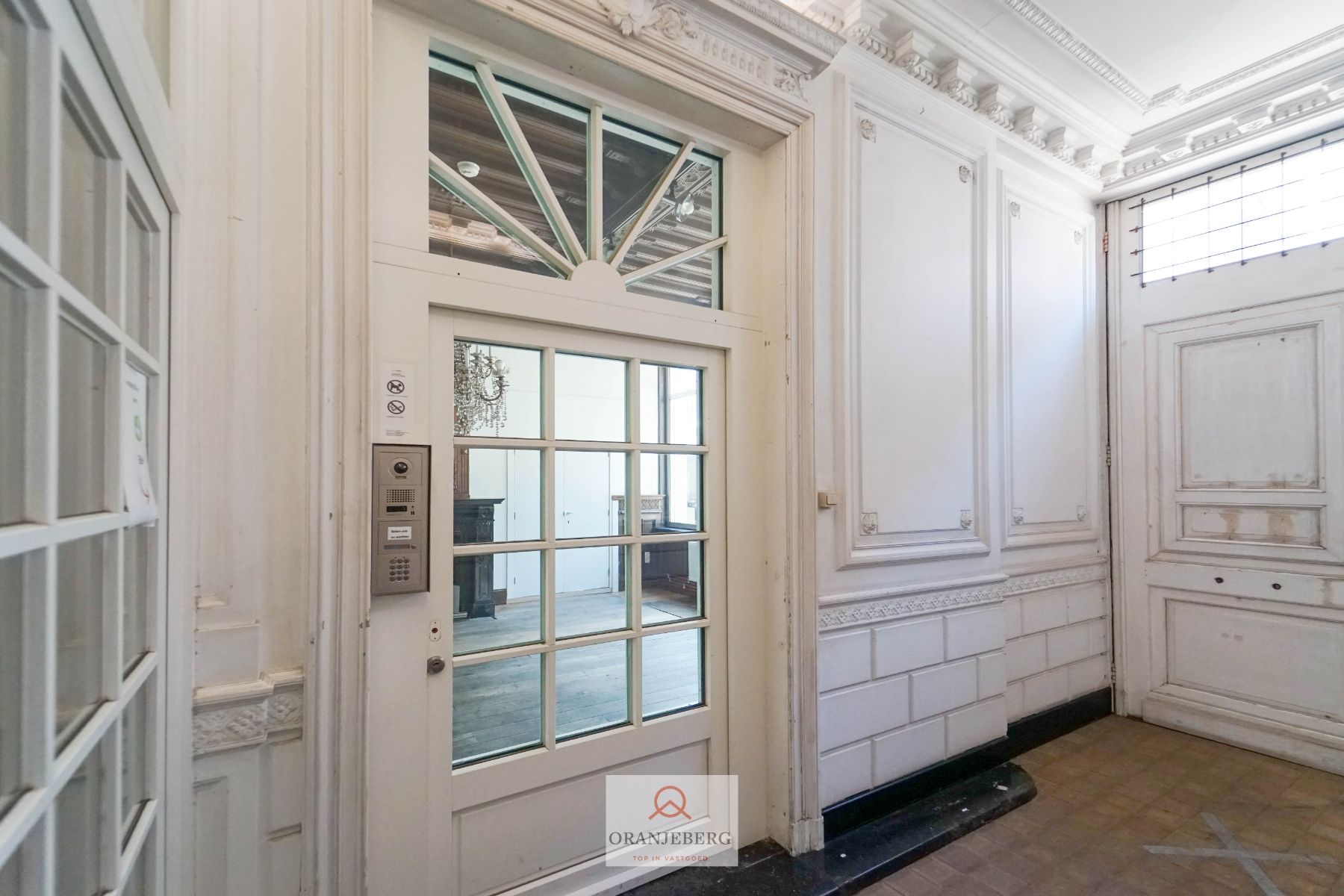 Handelsruimte met authentieke elementen te huur in centrum Gent, aan het Gravensteen foto 22