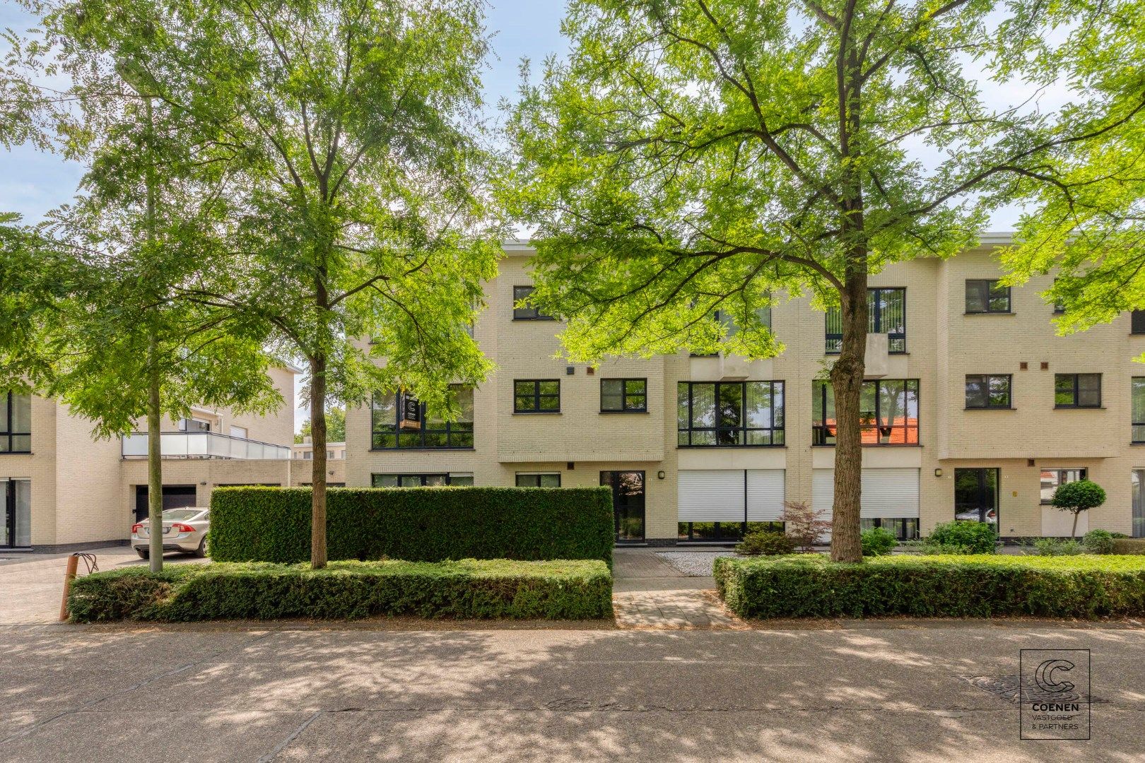 Prachtig appartement van 115 m² met 3 slaapkamers op een uitstekende locatie te Brasschaat! foto 2