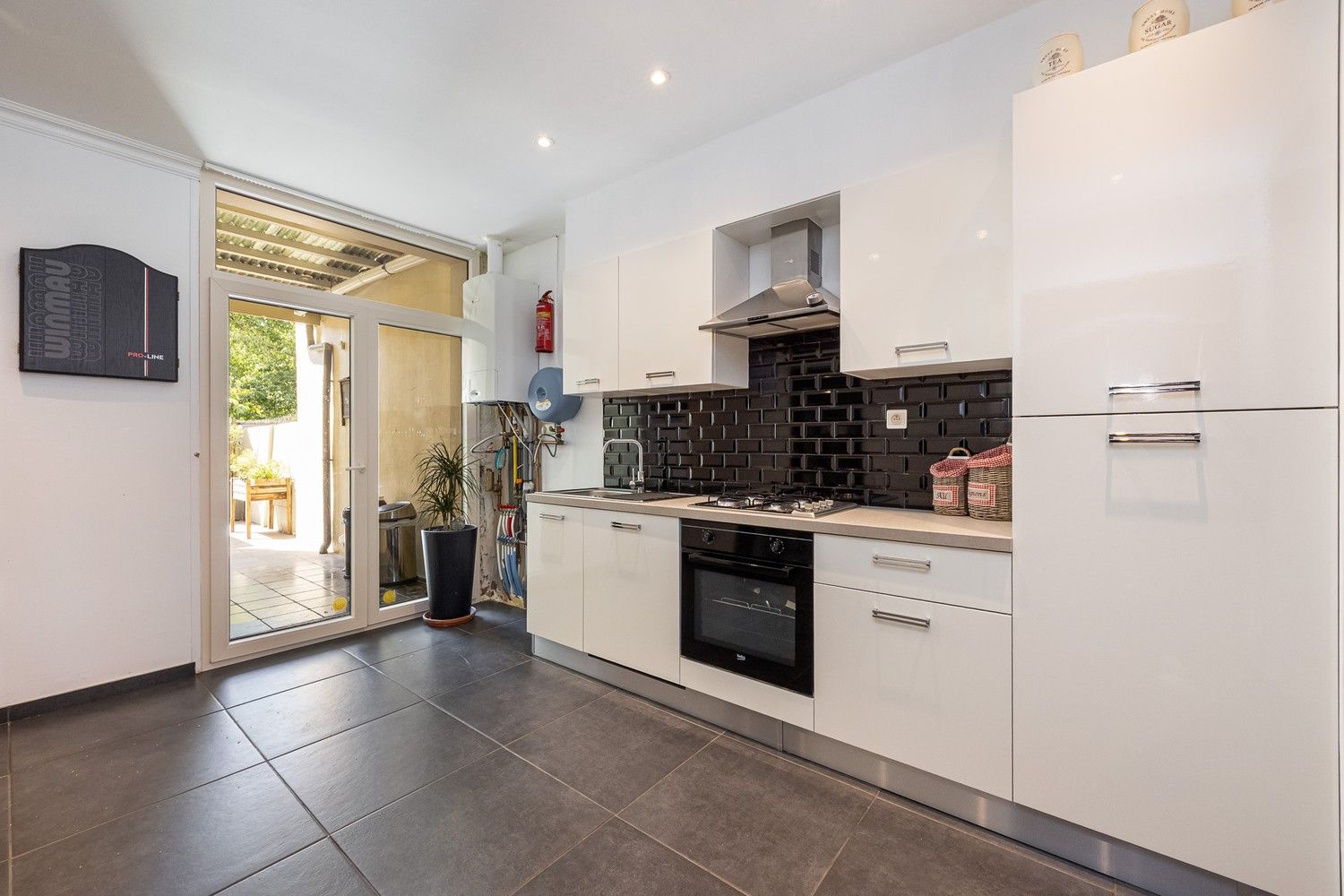 Karaktervol herenhuis met hedendaags comfort en tuin in Deurne foto 25