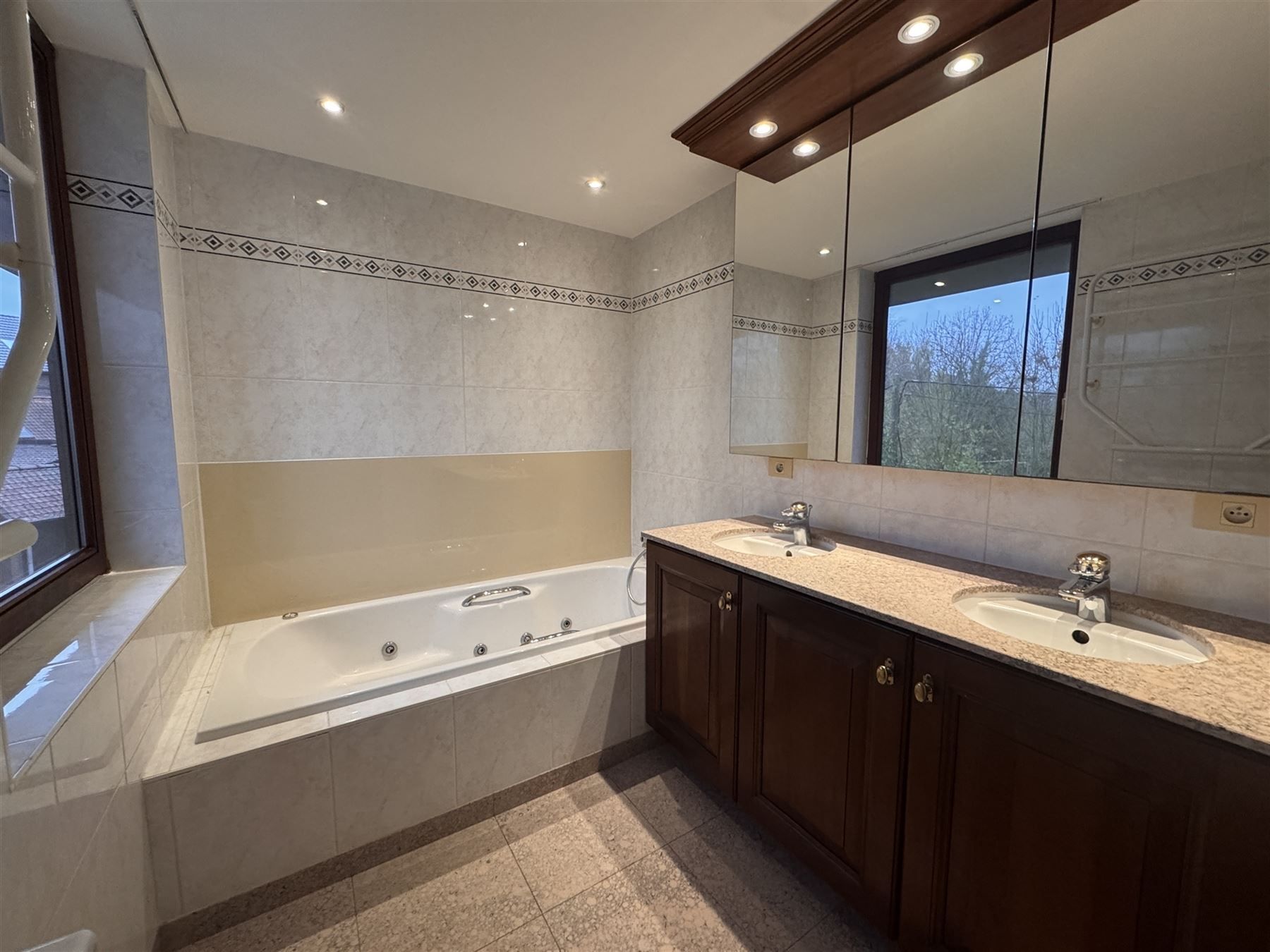 Luxe appartement is rustig gelegen te Anzegem met een groot terras van 23m² foto 10