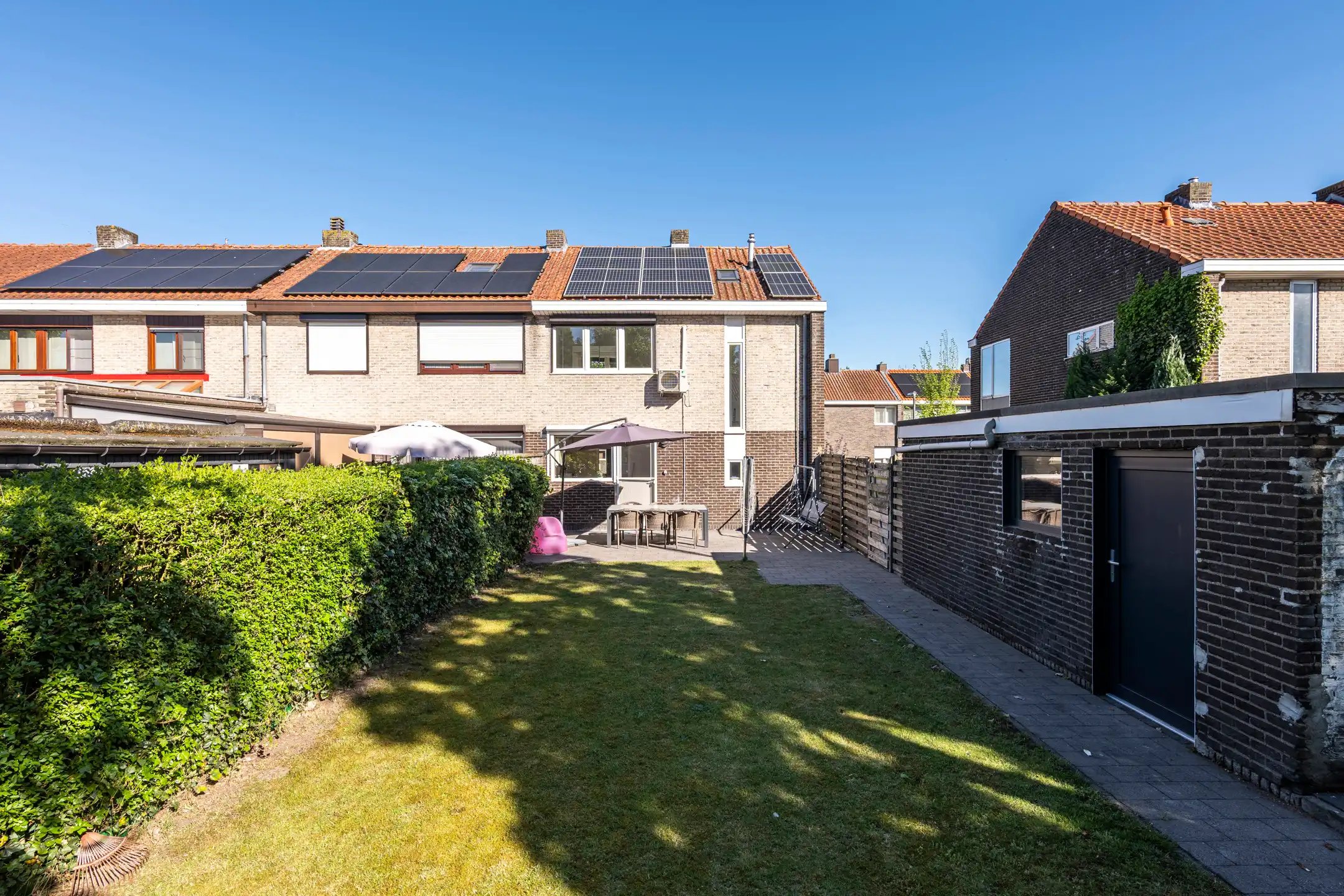 Instapklare gezinswoning met 3 slaapkamers en garage foto 18