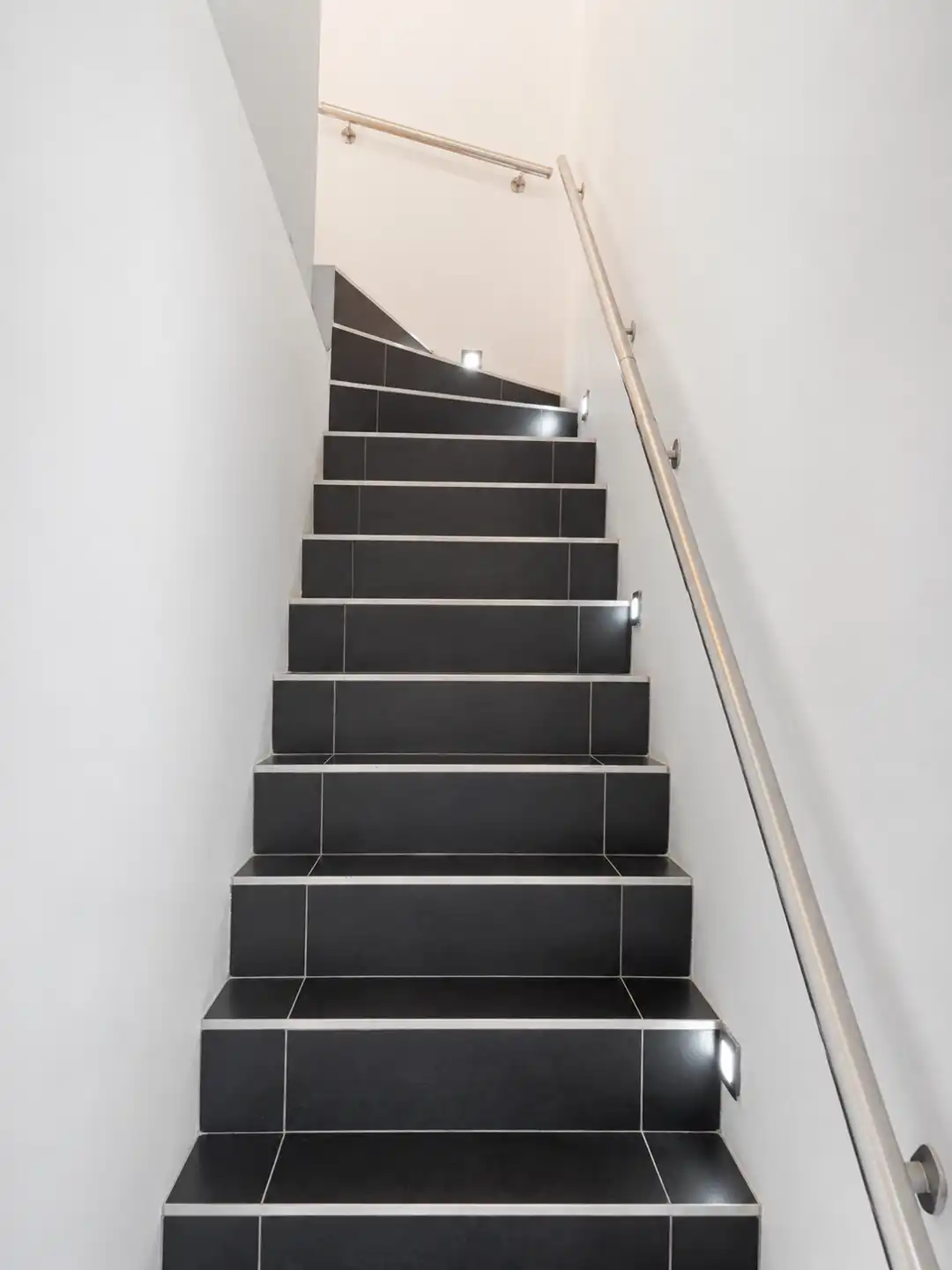 Ruime gezinswoning van 215 m² met vier à vijf slaapkamers en tuin foto 10