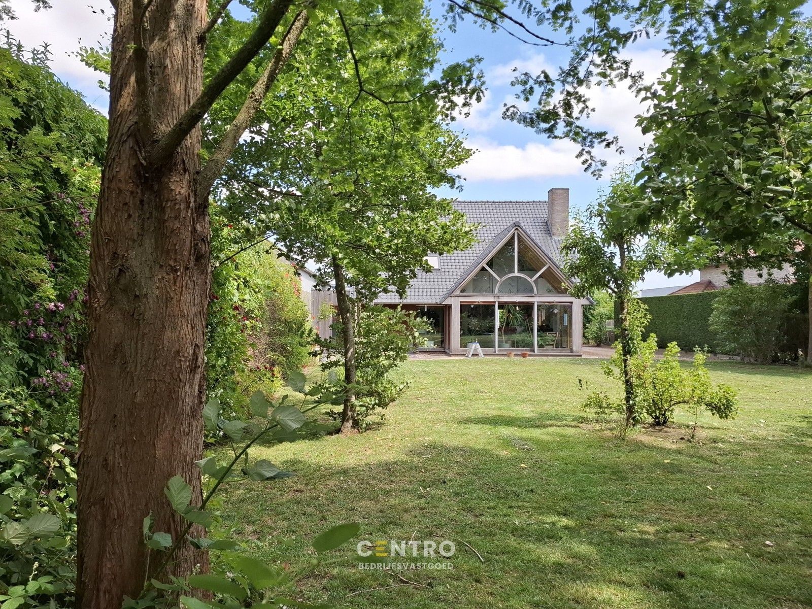 Zeldzame opportuniteit: LOODS/ATELIER 516 m² + ruime ALLEENSTAANDE woning 250 m² op rustig bedrijventerrein vlakbij Roeselare (EPC: A) ! foto 34