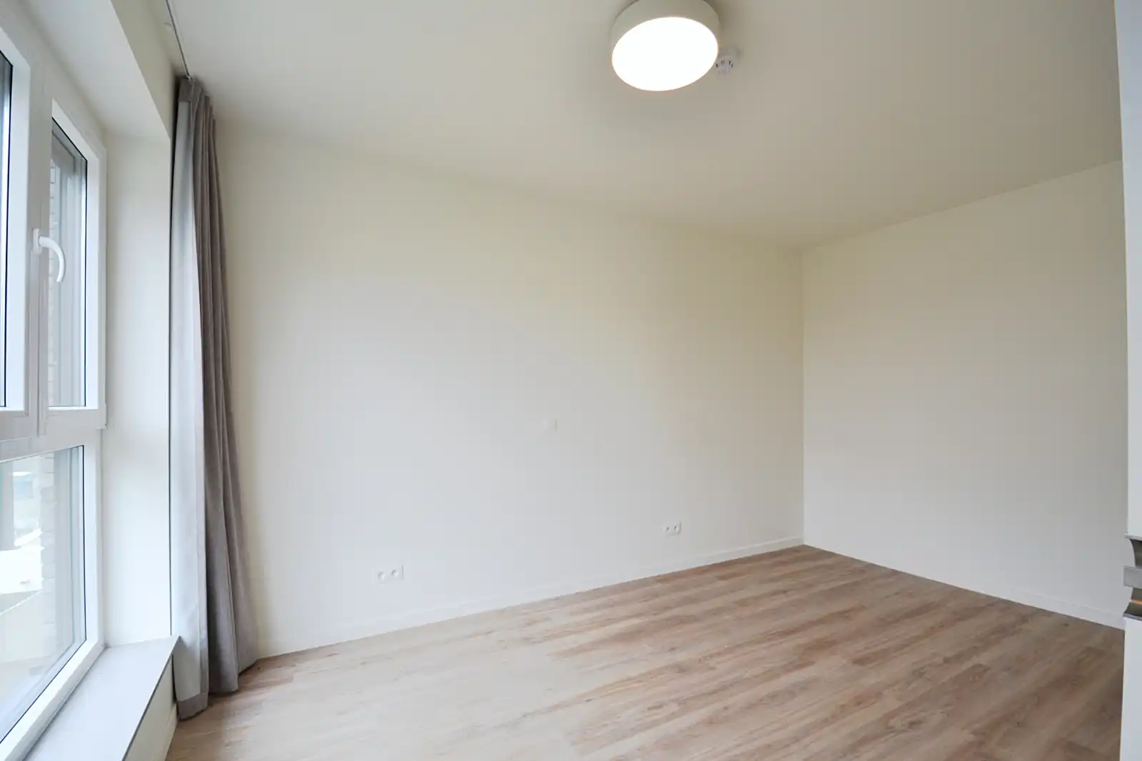 Éénkamerige assistentieflat in Izegem! foto 5