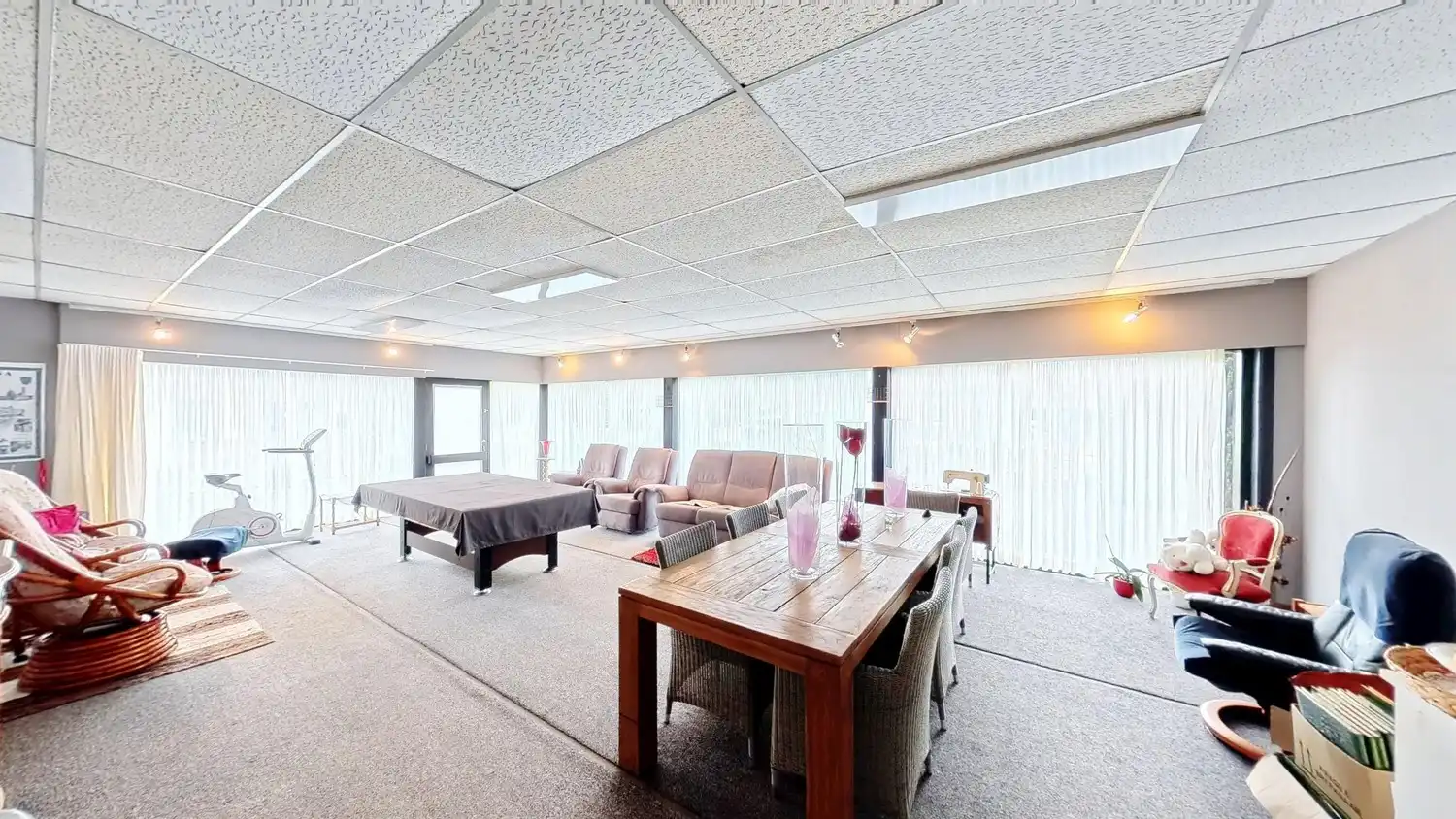 Ruime woning met 5 slaapkamers, winkelruimte én magazijn! foto 8