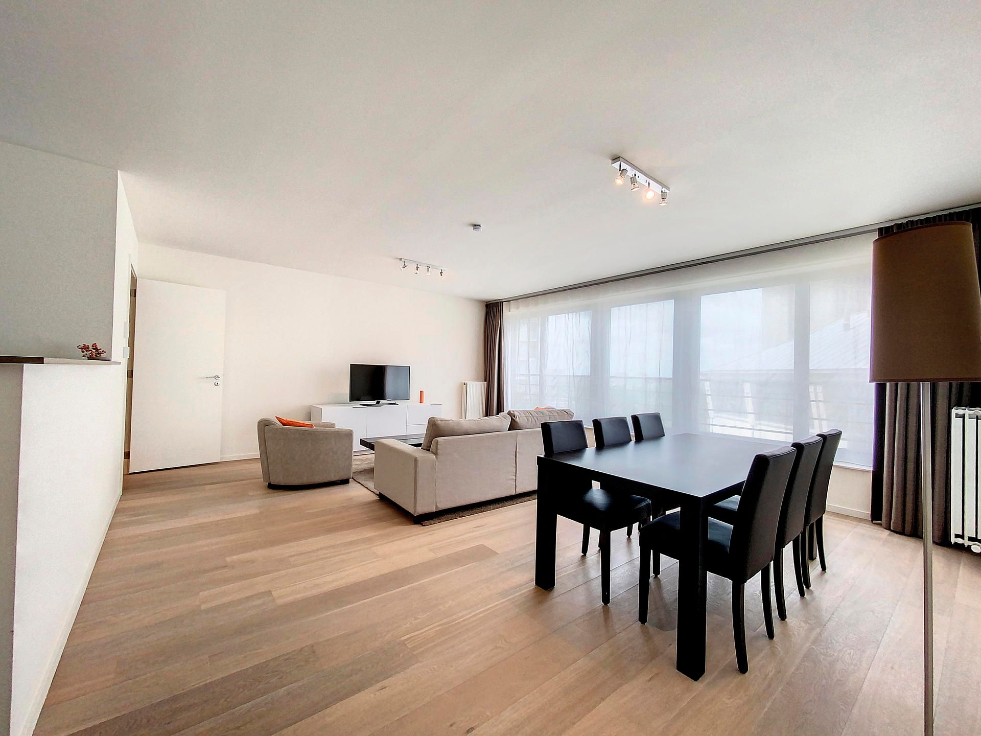 GEMEUBELD - modern appartement 107m² foto {{pictureIndex}}