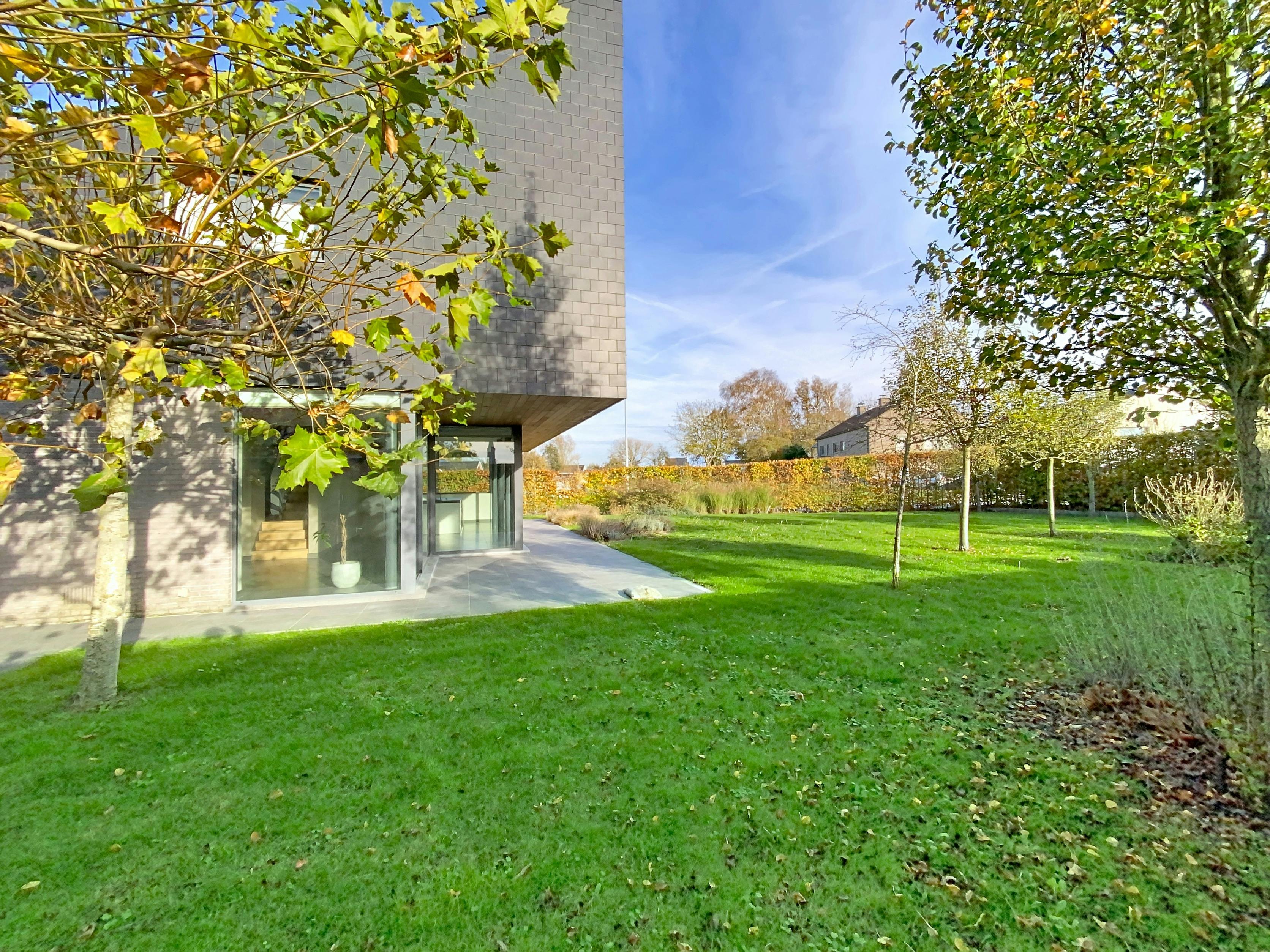 Instapklaar huis met 4 slaapkamers en ruime tuin in Kluisbergen foto 7