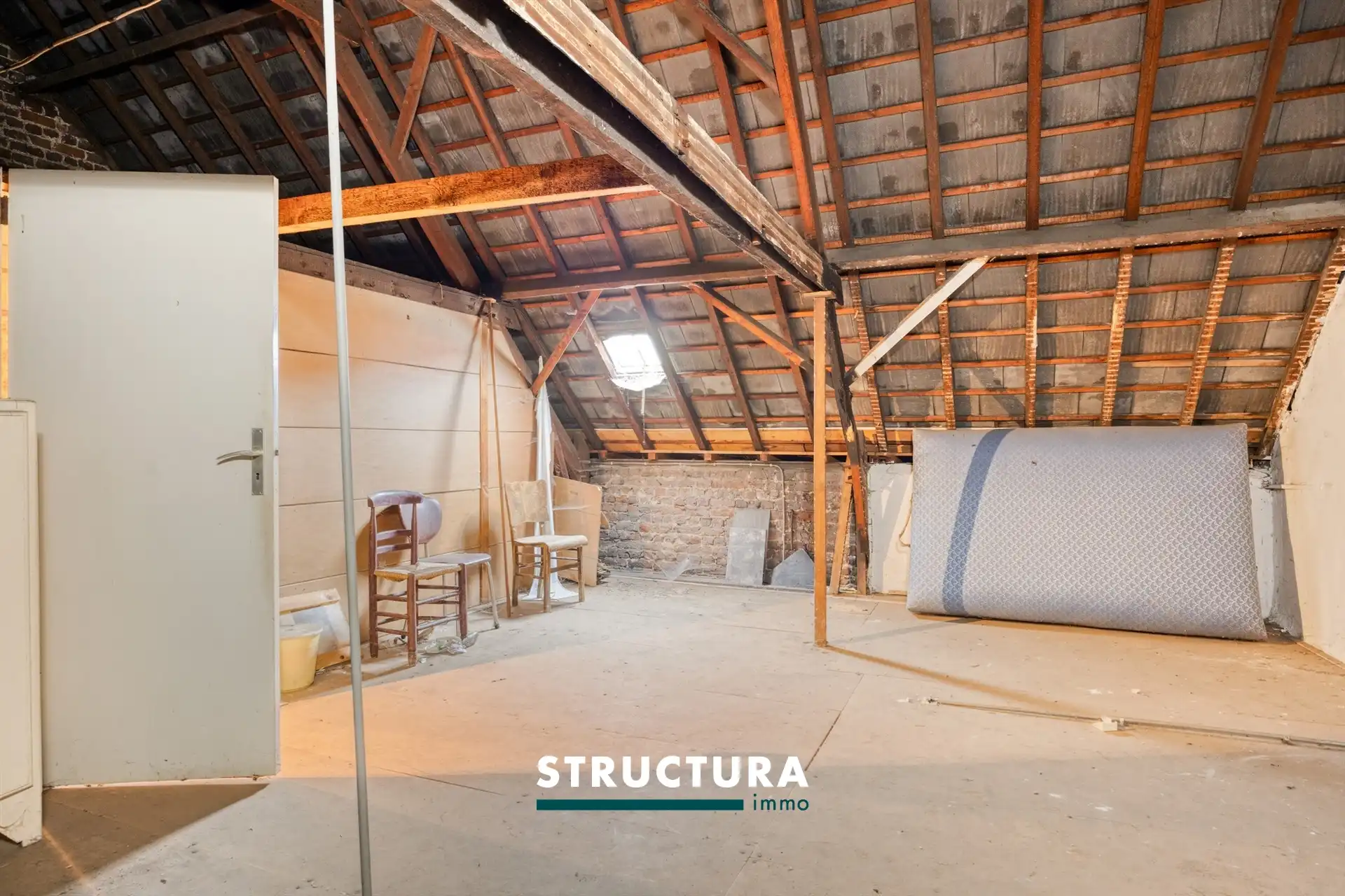 Te renoveren woning met prachtige tuin foto 15