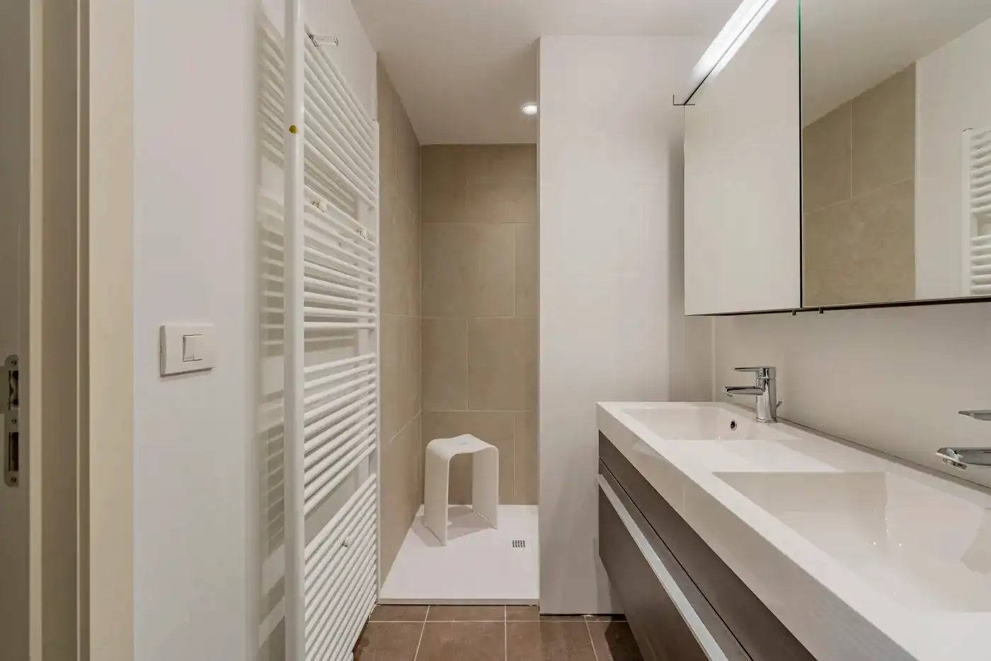 Lichtrijk 1-slaapkamerappartement met ruim terras te huur in Brugge foto 7