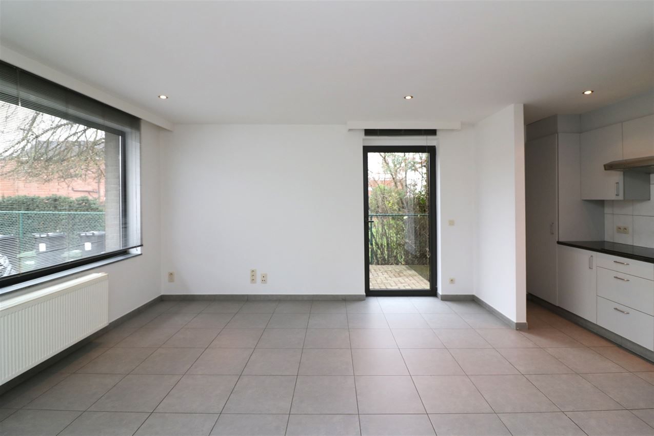 Gelijkvloers app met 1 slpk, terras, nabij station foto 19