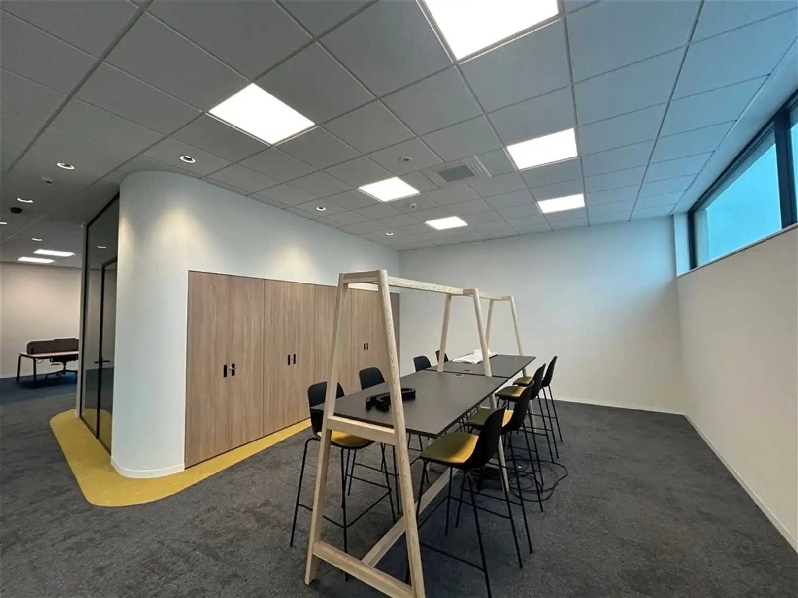 Kantoorgebouw foto 15