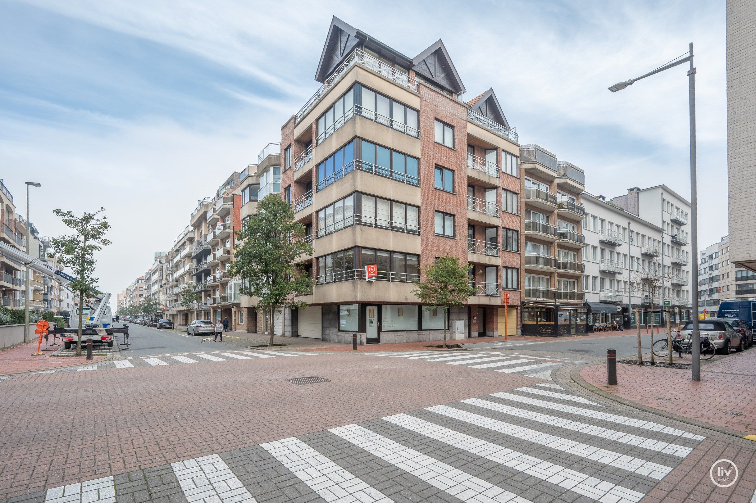 Lichtrijk hoekappartement met twee volwaardige slaapkamers gelegen in het centrum van Knokke. foto 7