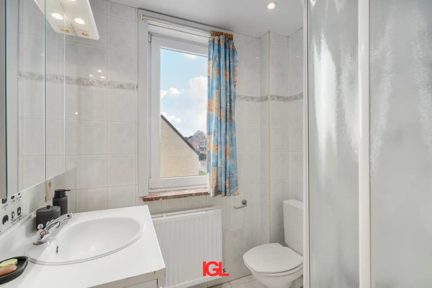 3 gevel woning met 2 slaapkamers, garage en tuin! foto 14