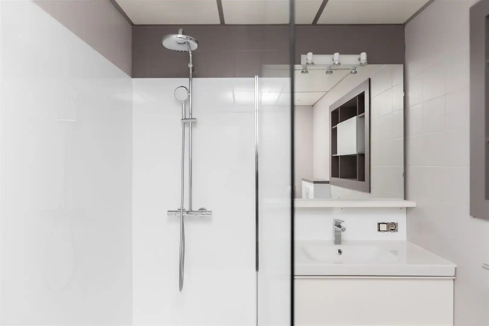 Ruim appartement in centrum Antwerpen   foto 10