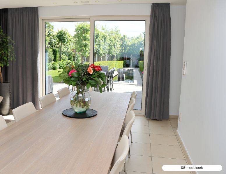 EXCLUSIEF PERFECT AFGEWERKTE MODERNE VILLA (330m²) OP TOPLOCATIE EN PRACHTIGE TUIN foto 8