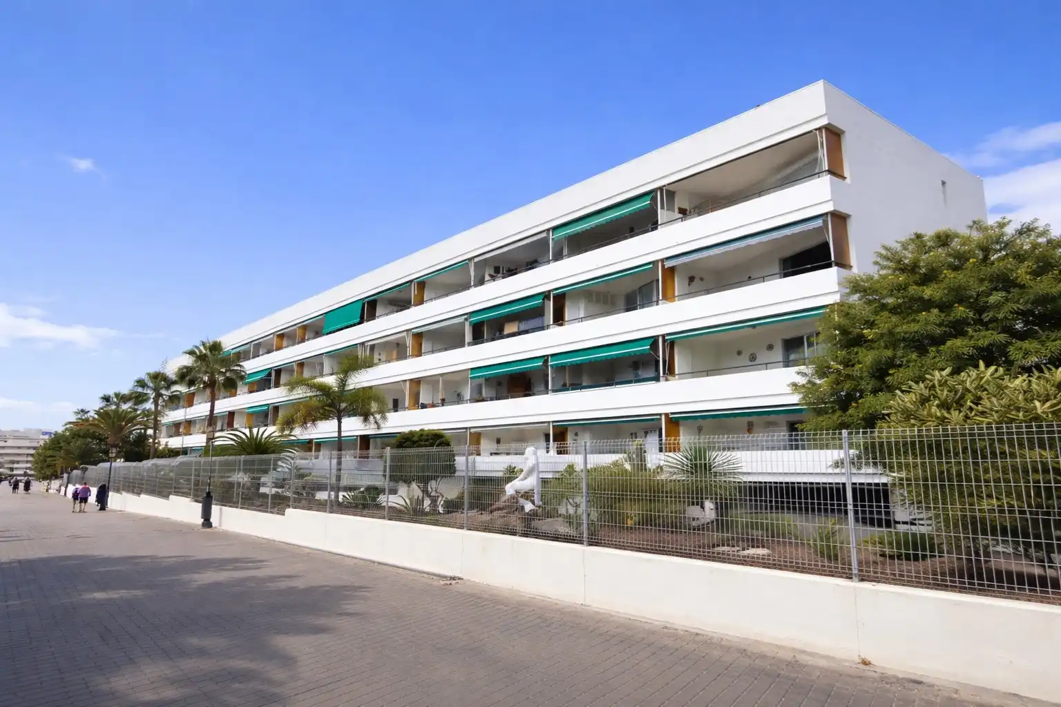 Gerenoveerd gelijkvloersappartement met zeezicht  foto 13