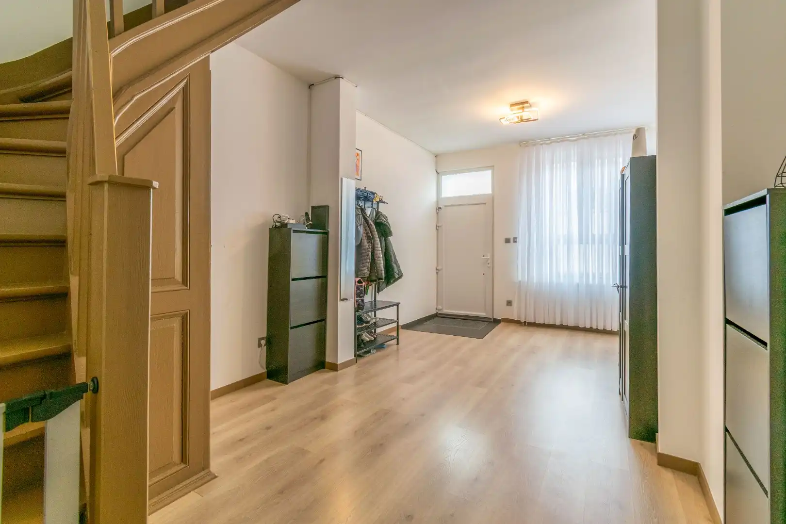 GERENOVEERDE WONING (EPC: B) MET 3 SLP + 2BDK ! foto 3