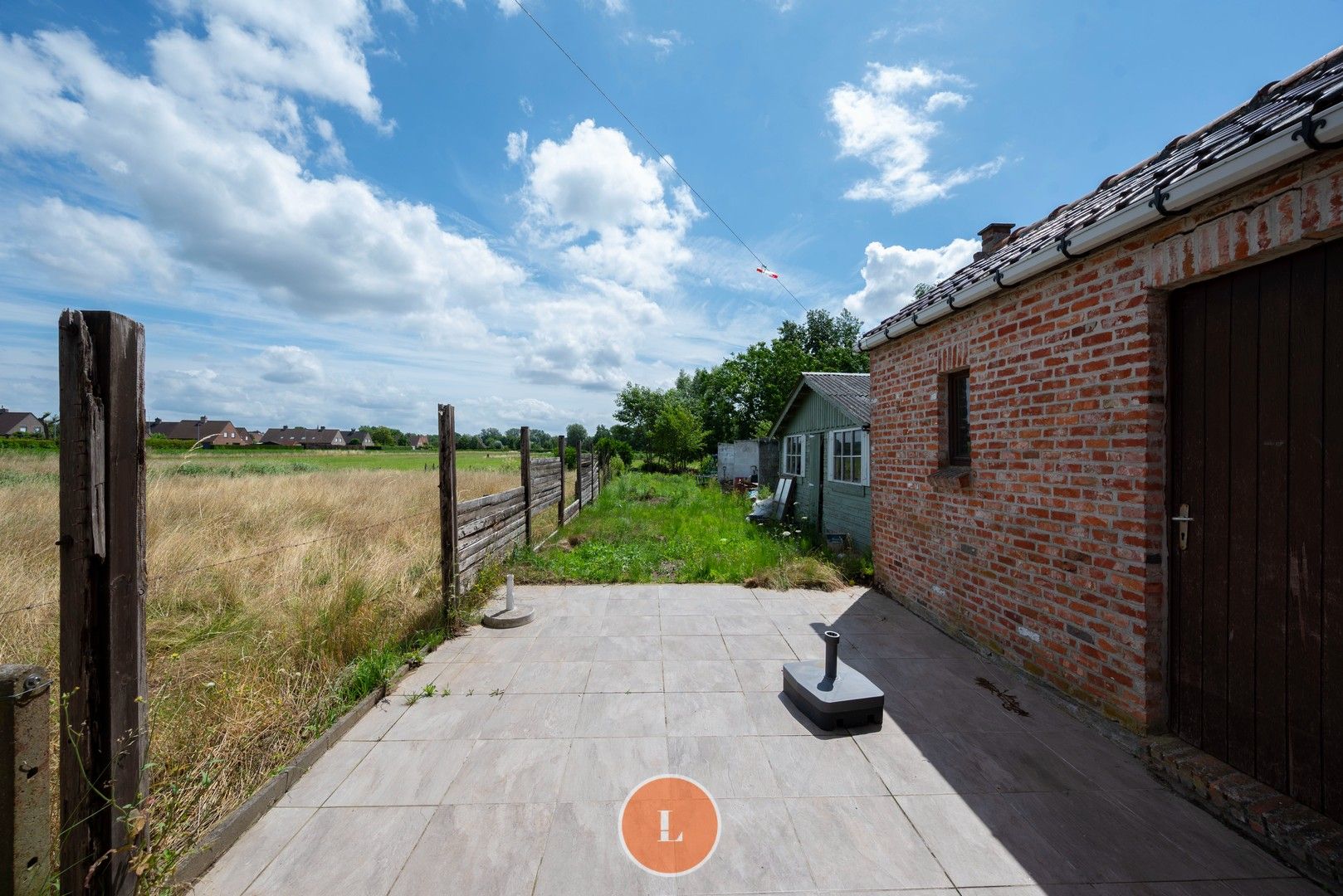 Bungalow met 2 slaapkamers, oprit en grote tuin foto 14