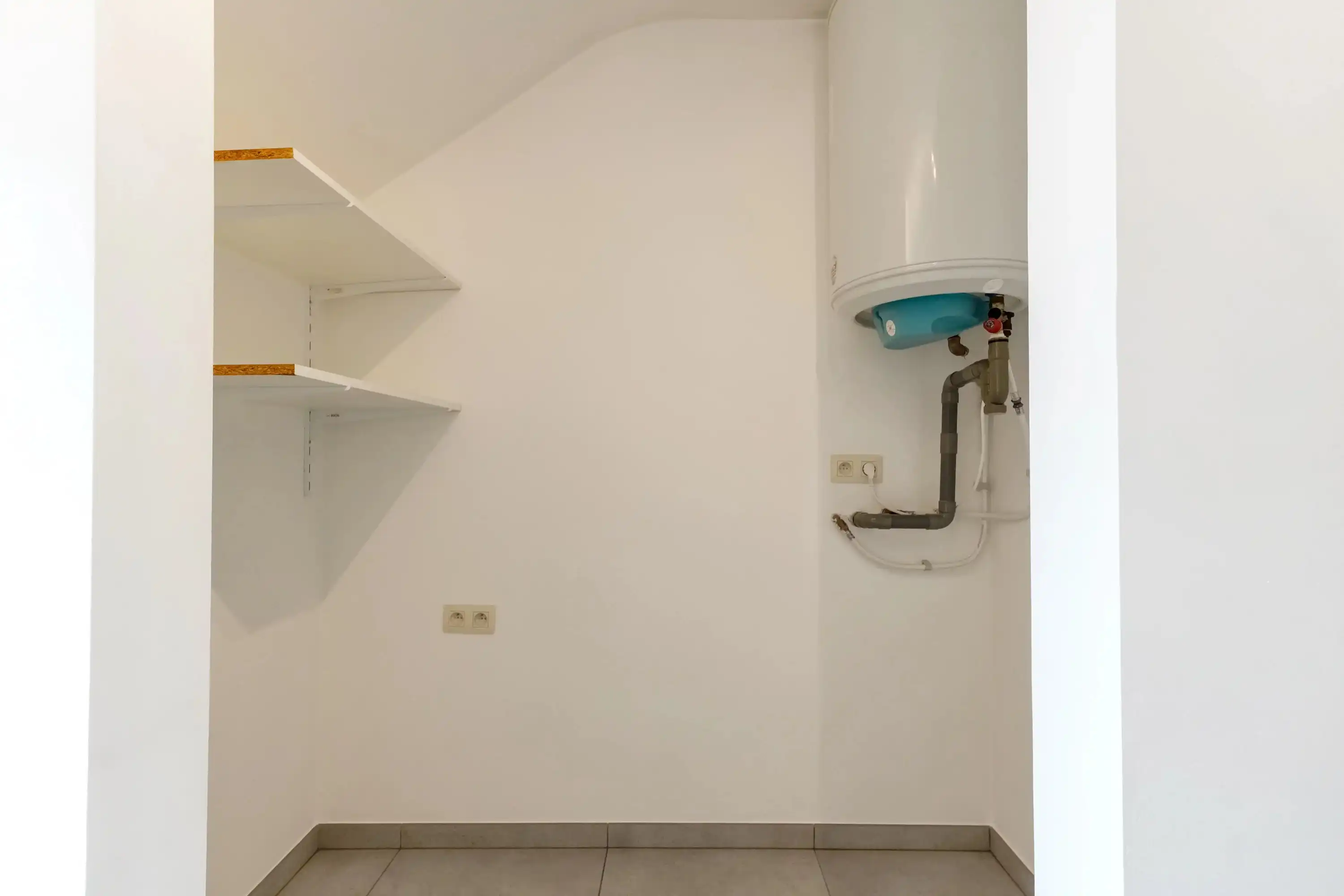 Mooi, recent appartement foto 9