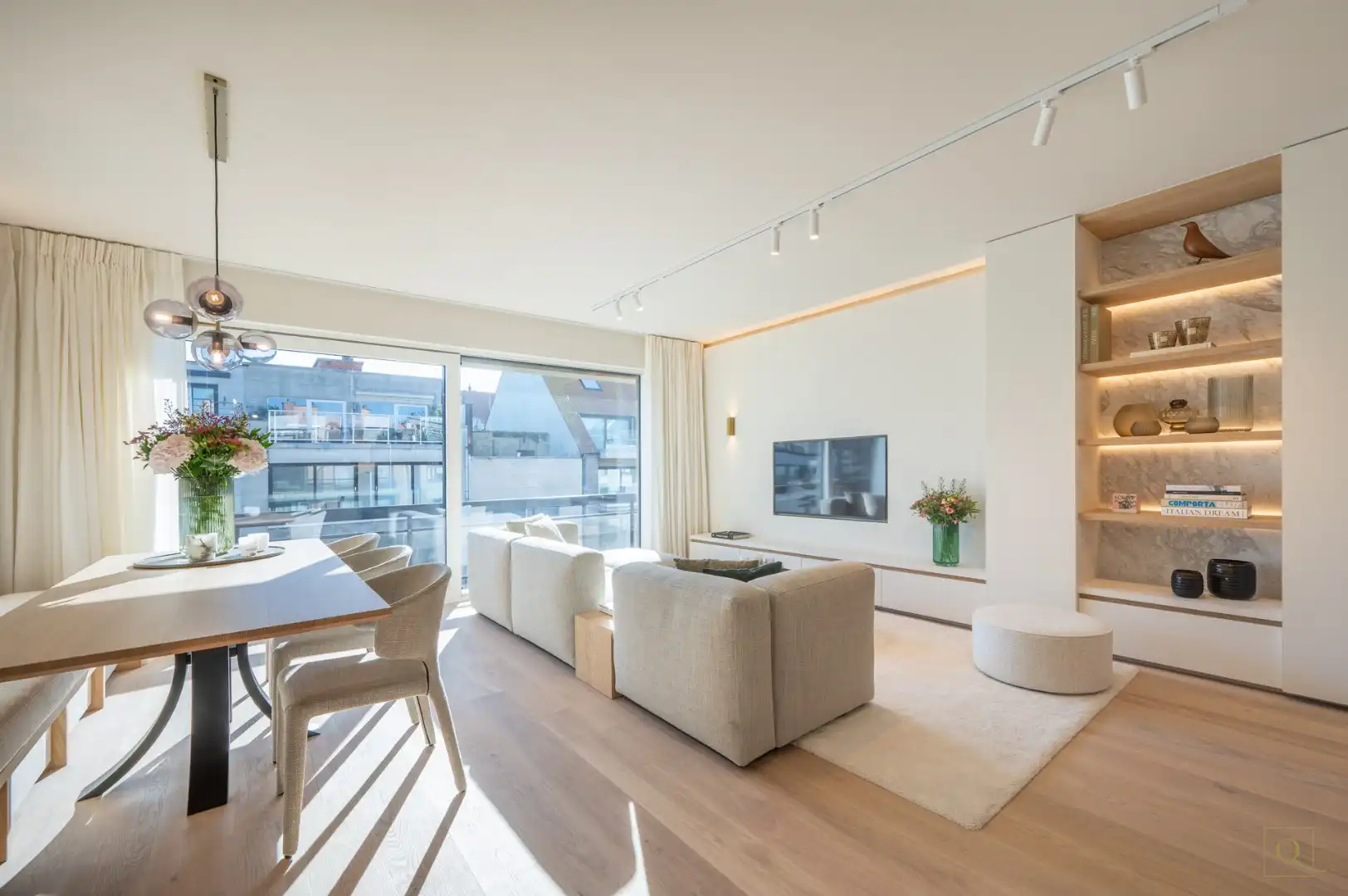 Luxueus gerenoveerd appartement op een toplocatie, op wandelafstand van de Lippenslaan en de zeedijk. foto 2