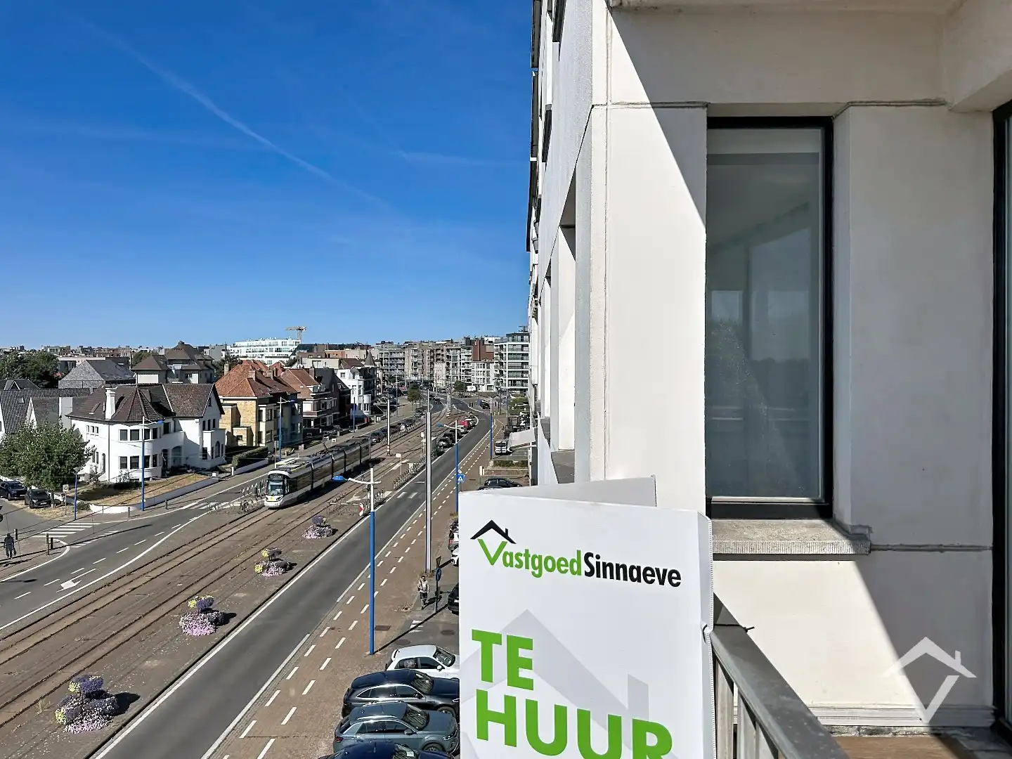 VOLLEDIG VERNIEUWD APPARTEMENT MET AUTOSTAANPLAATS OP EEN TOPLOCATIE IN KOKSIJDE foto 29