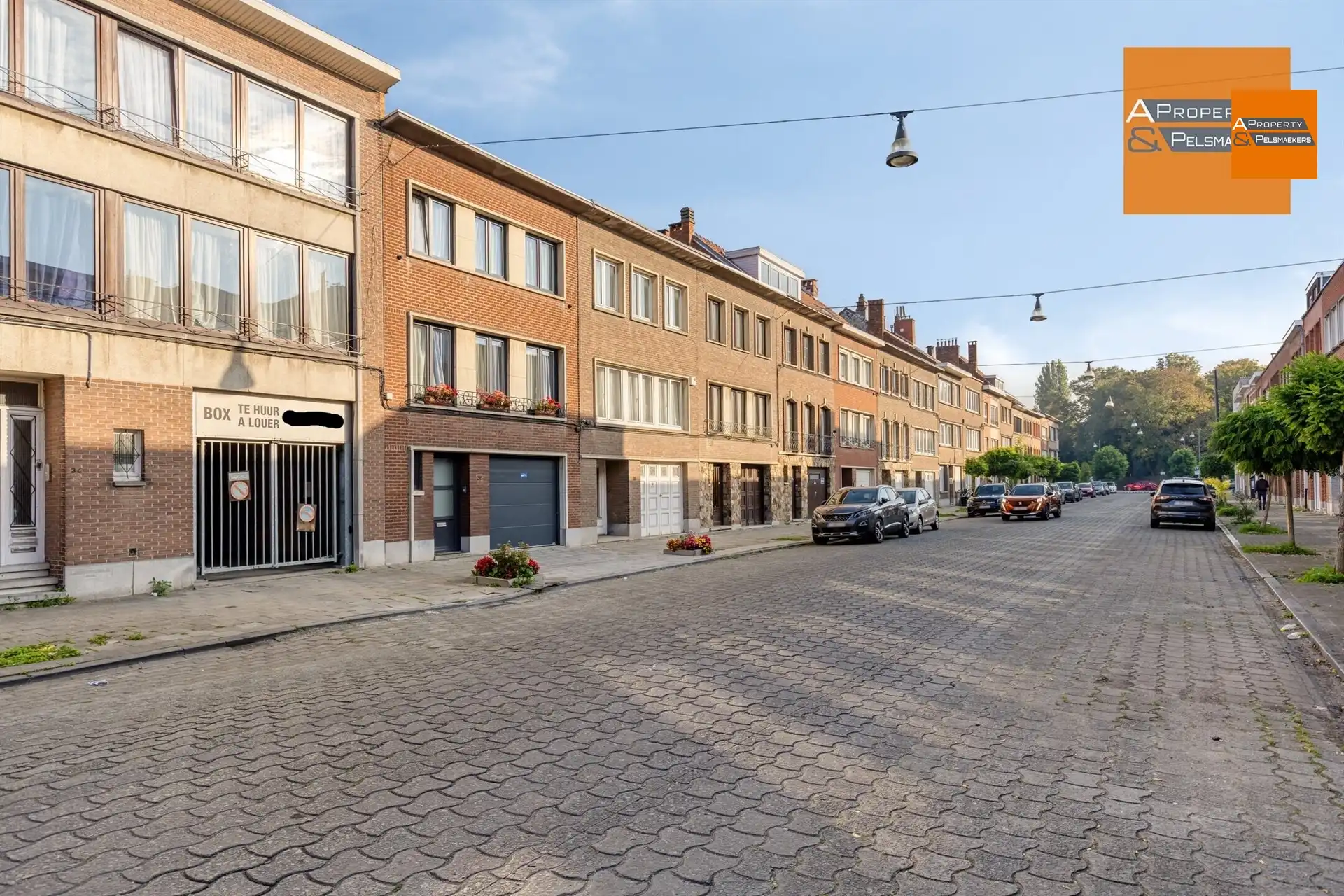  BOD AANVAARD  58  gesloten garageboxen foto 4