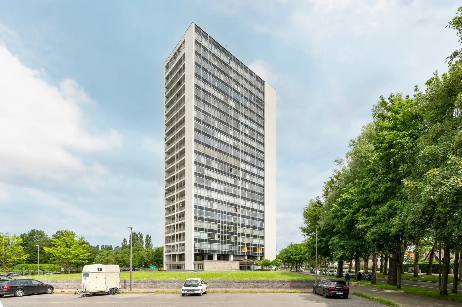 Te renoveren 3-slaapkamerappartement  in de Panorama Tower op Linkeroever foto 13