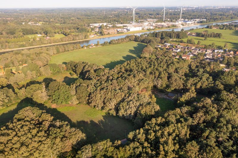 Uniek gelegen renovatieproject op 1,8 ha foto 32