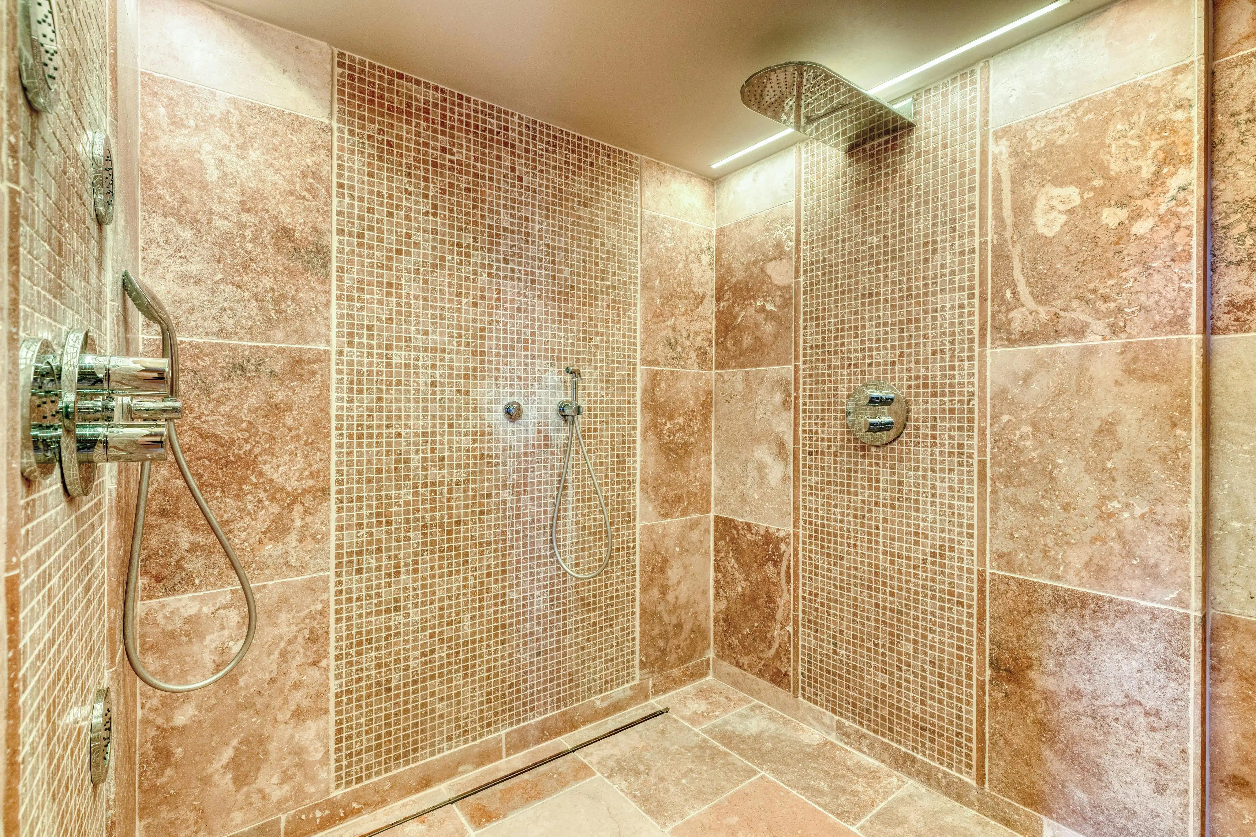 Gerenoveerd huis met wellness te koop in Zottegem foto 12